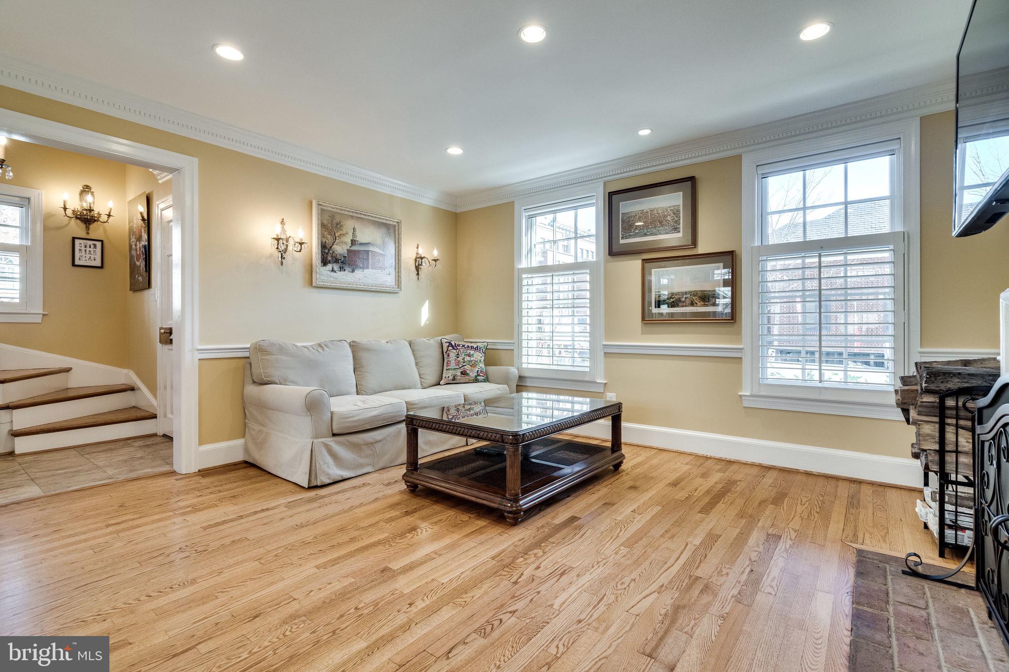 OLD TOWN ALEXANDRIA - Residential