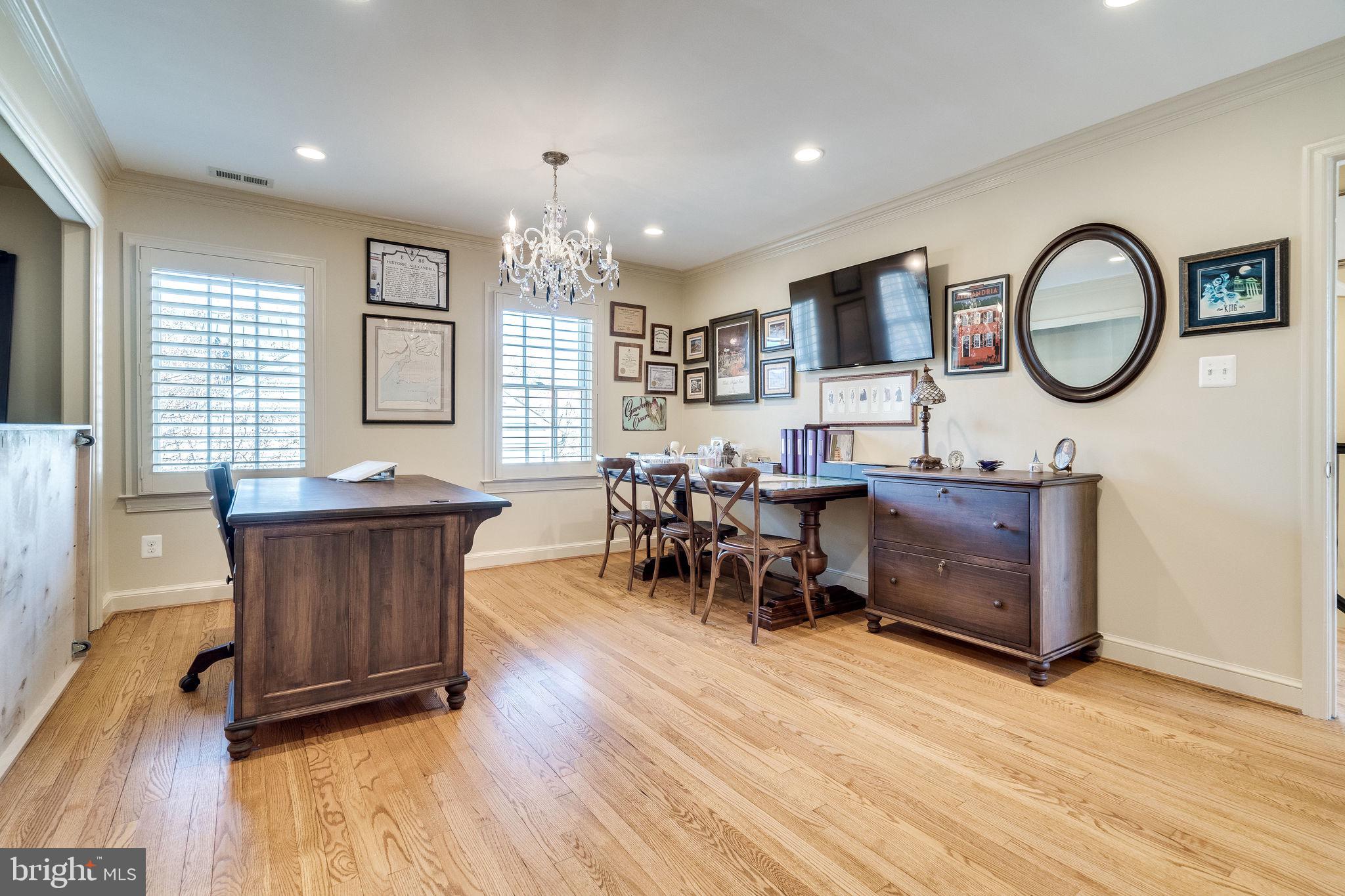 OLD TOWN ALEXANDRIA - Residential