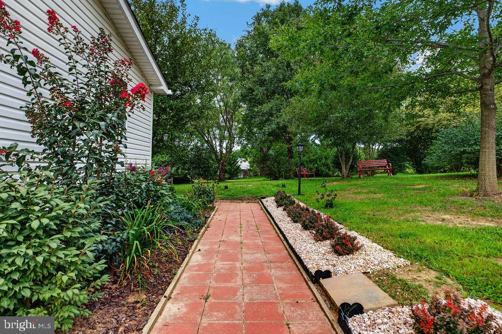 52 CLOVERDALE LANE