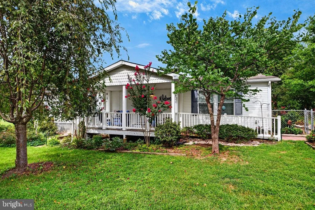 52 Cloverdale Lane