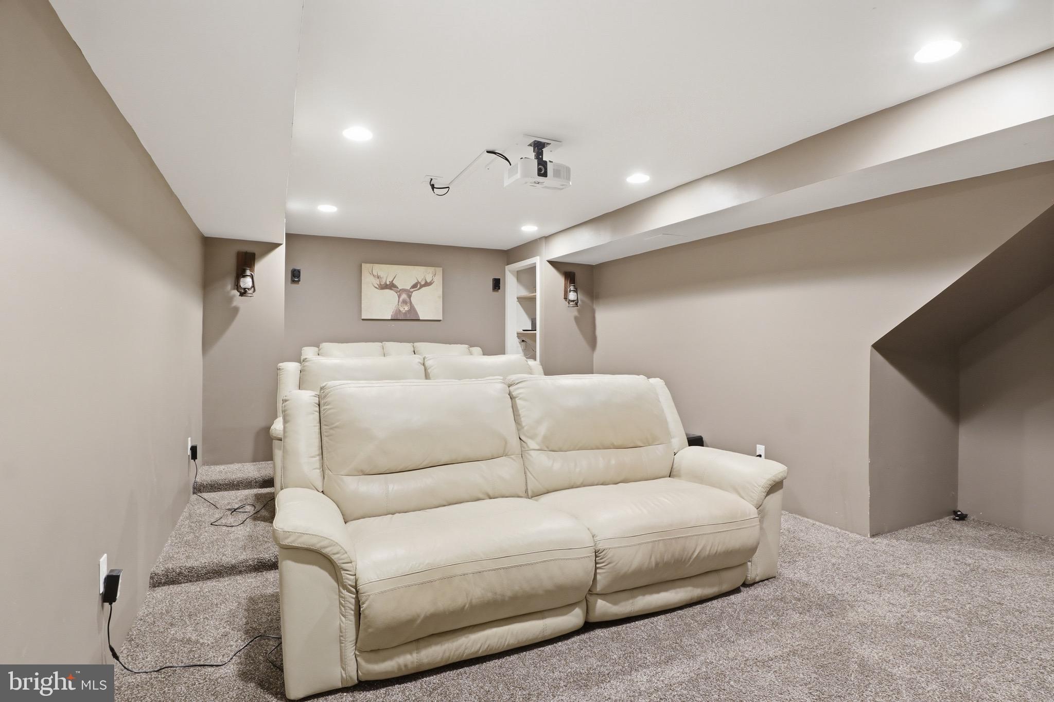 LAUREL VISTAS - Residential