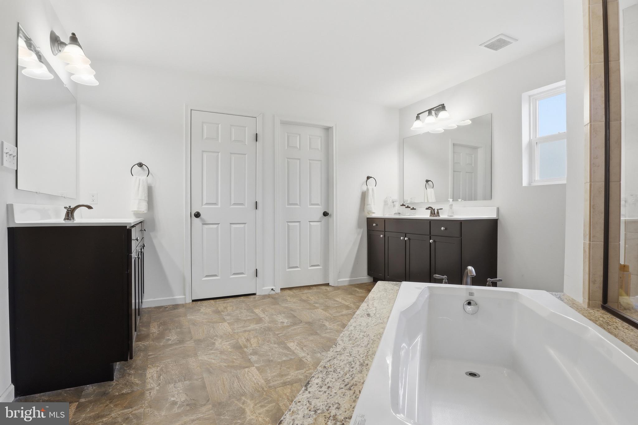 LAUREL VISTAS - Residential