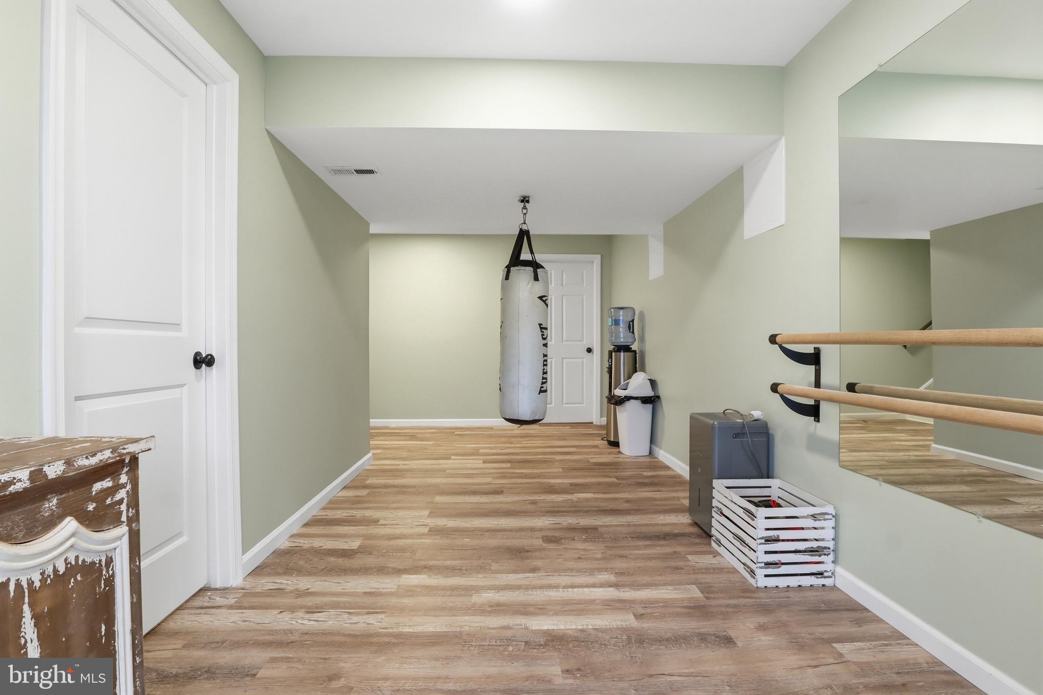 LAUREL VISTAS - Residential