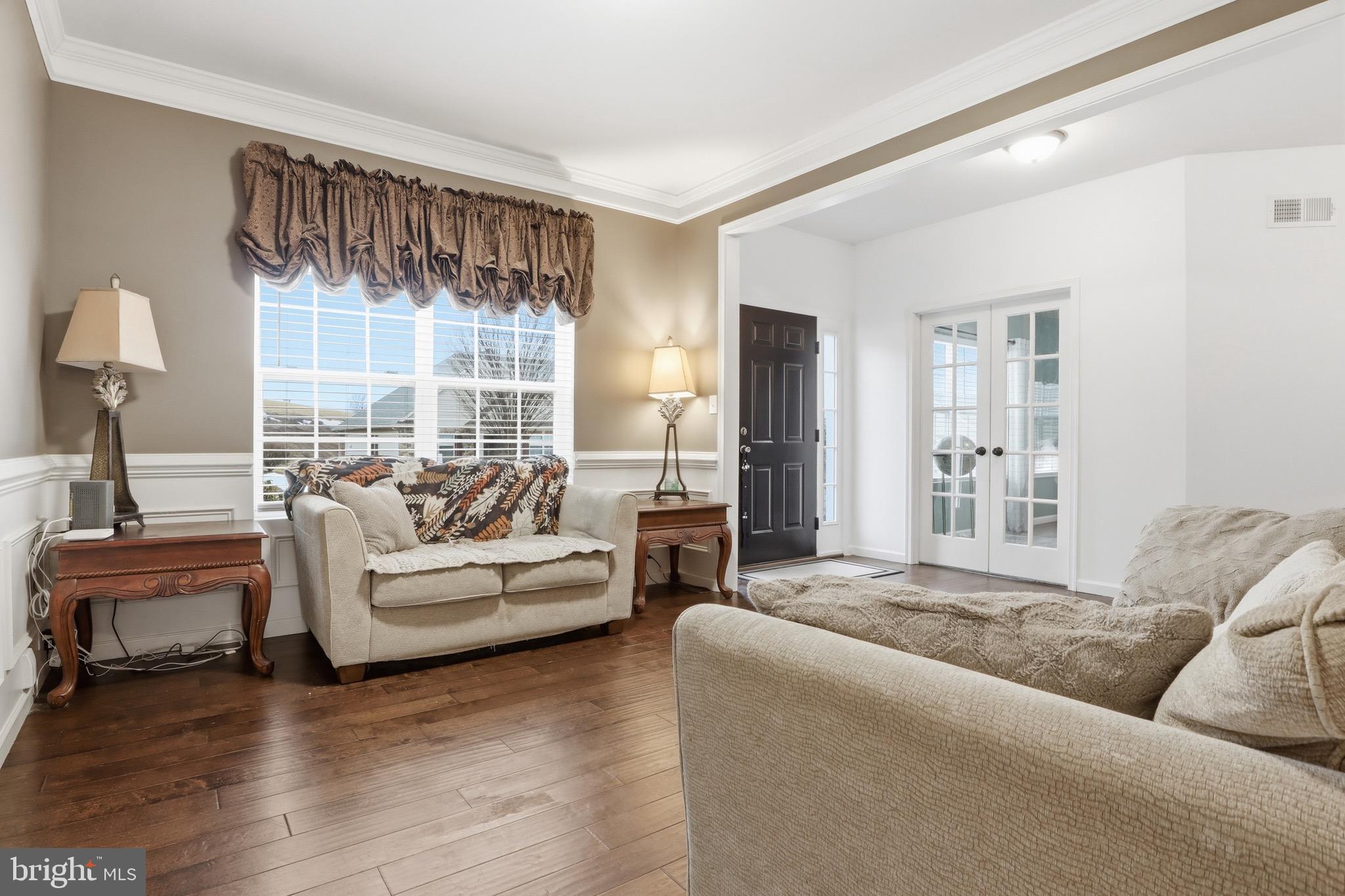 LAUREL VISTAS - Residential