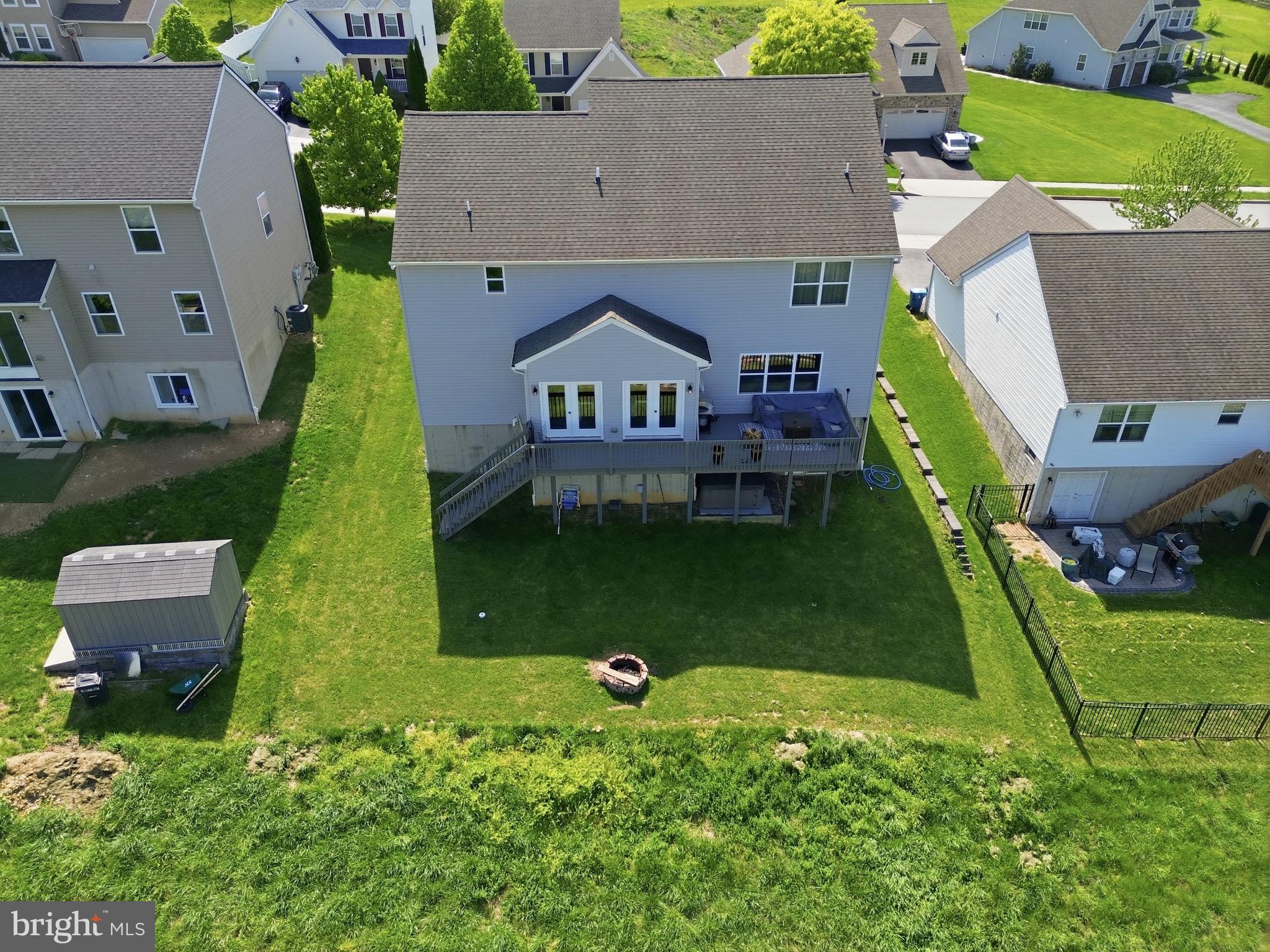 LAUREL VISTAS - Residential