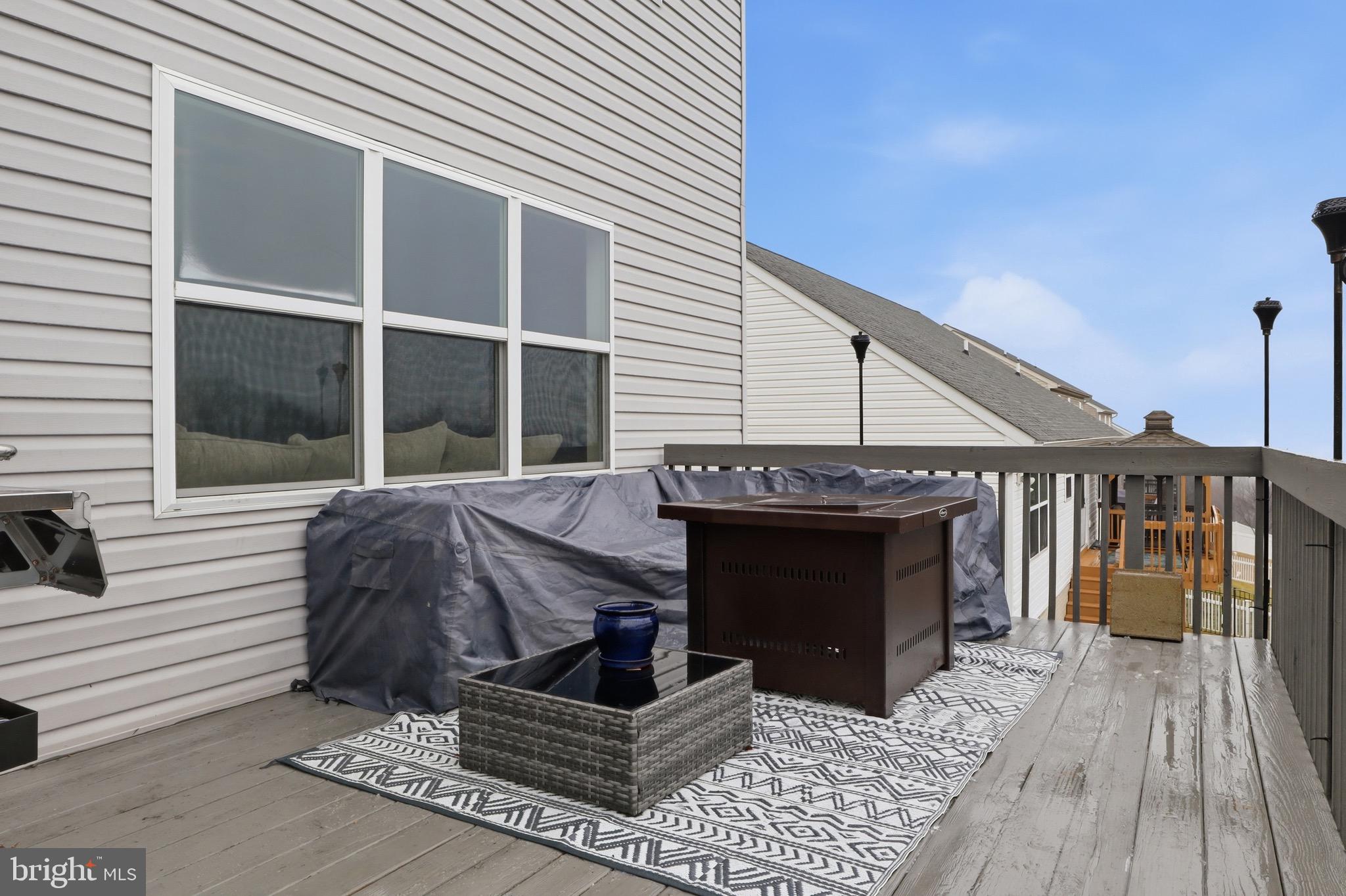 LAUREL VISTAS - Residential