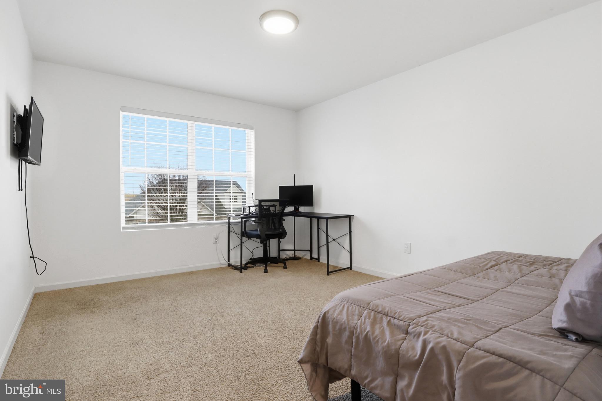 LAUREL VISTAS - Residential