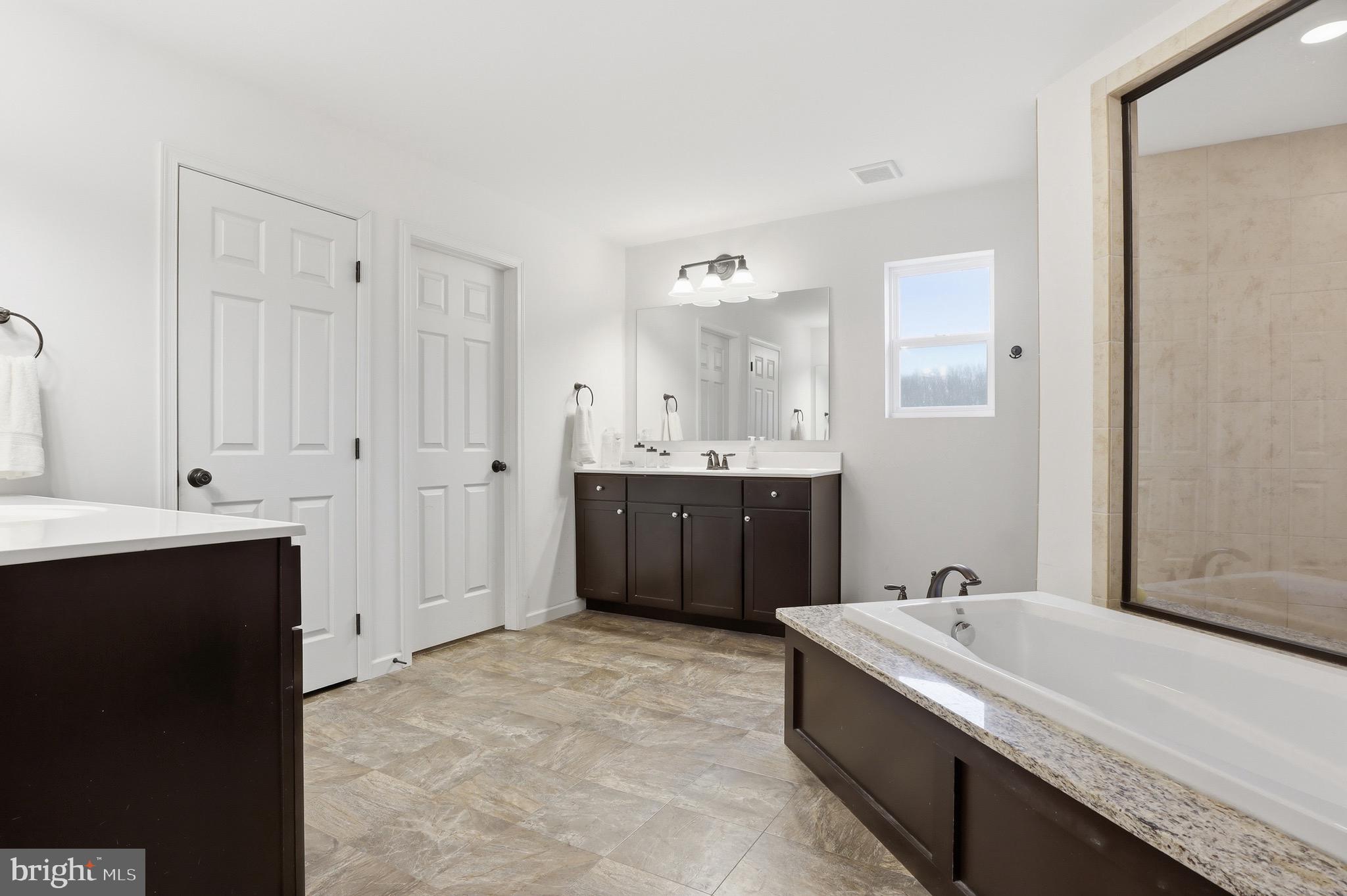 LAUREL VISTAS - Residential