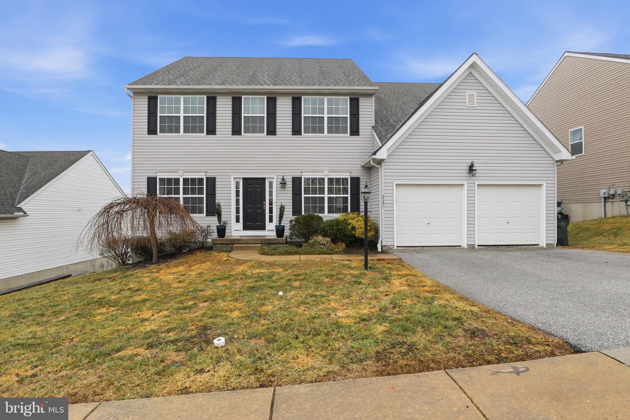 LAUREL VISTAS - Residential