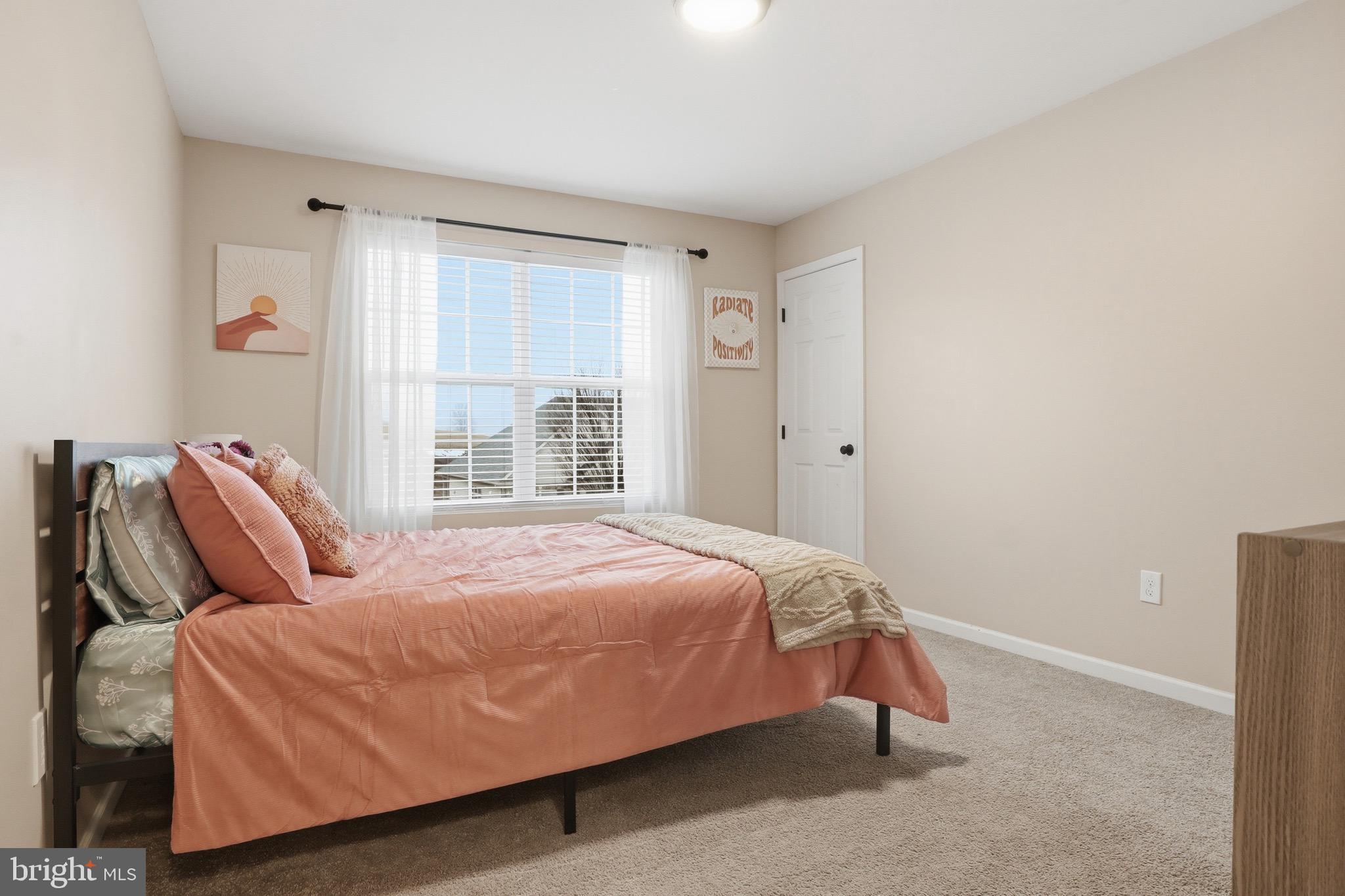 LAUREL VISTAS - Residential