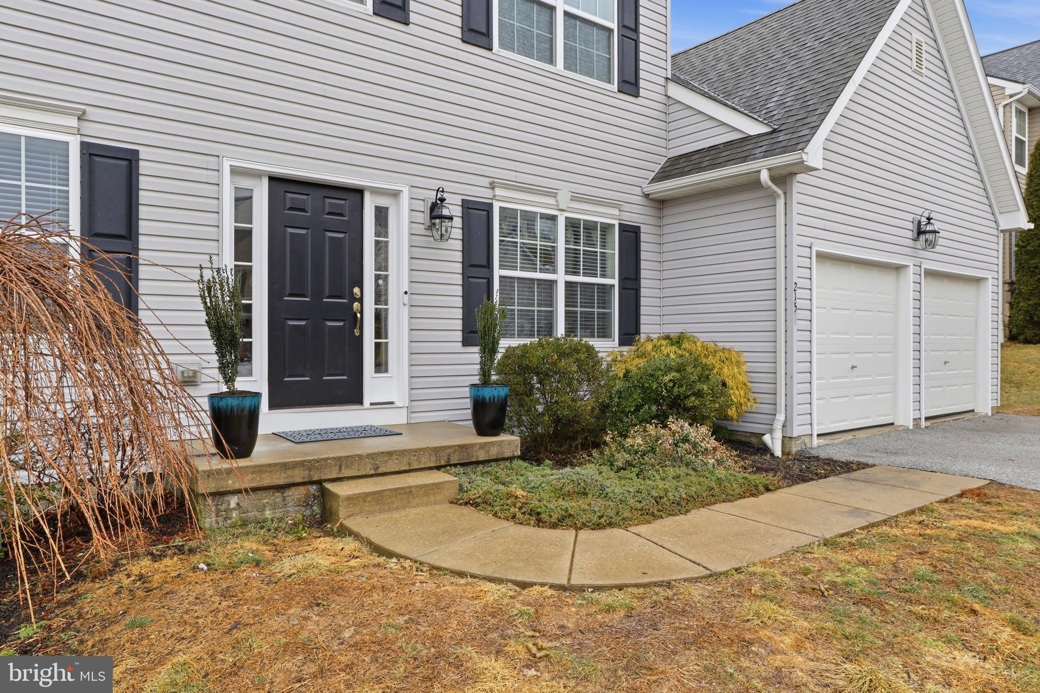 LAUREL VISTAS - Residential