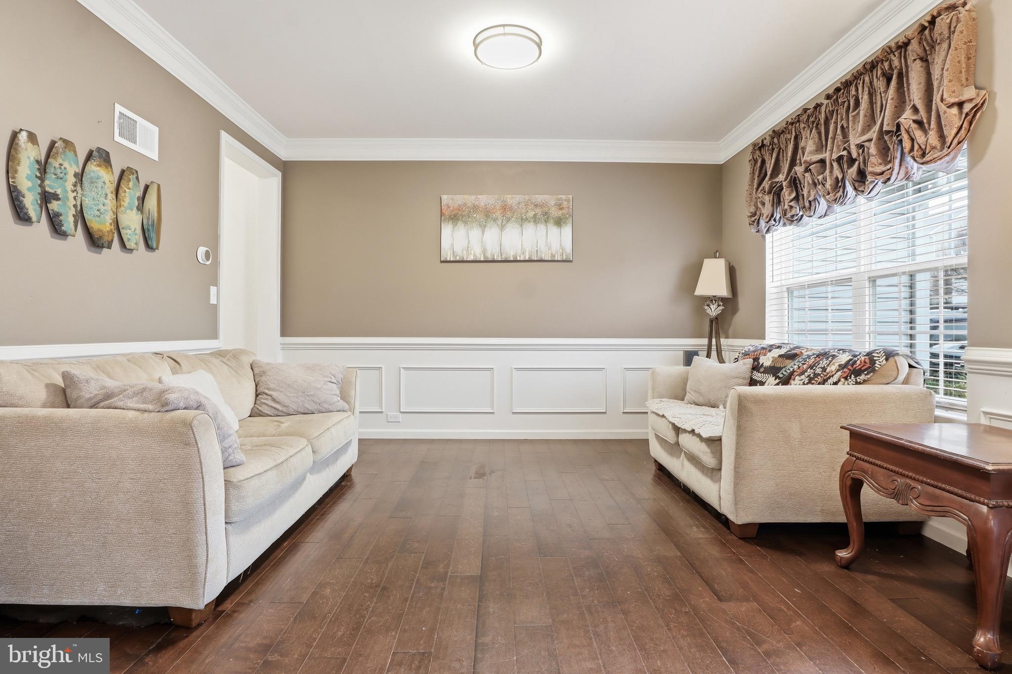 LAUREL VISTAS - Residential