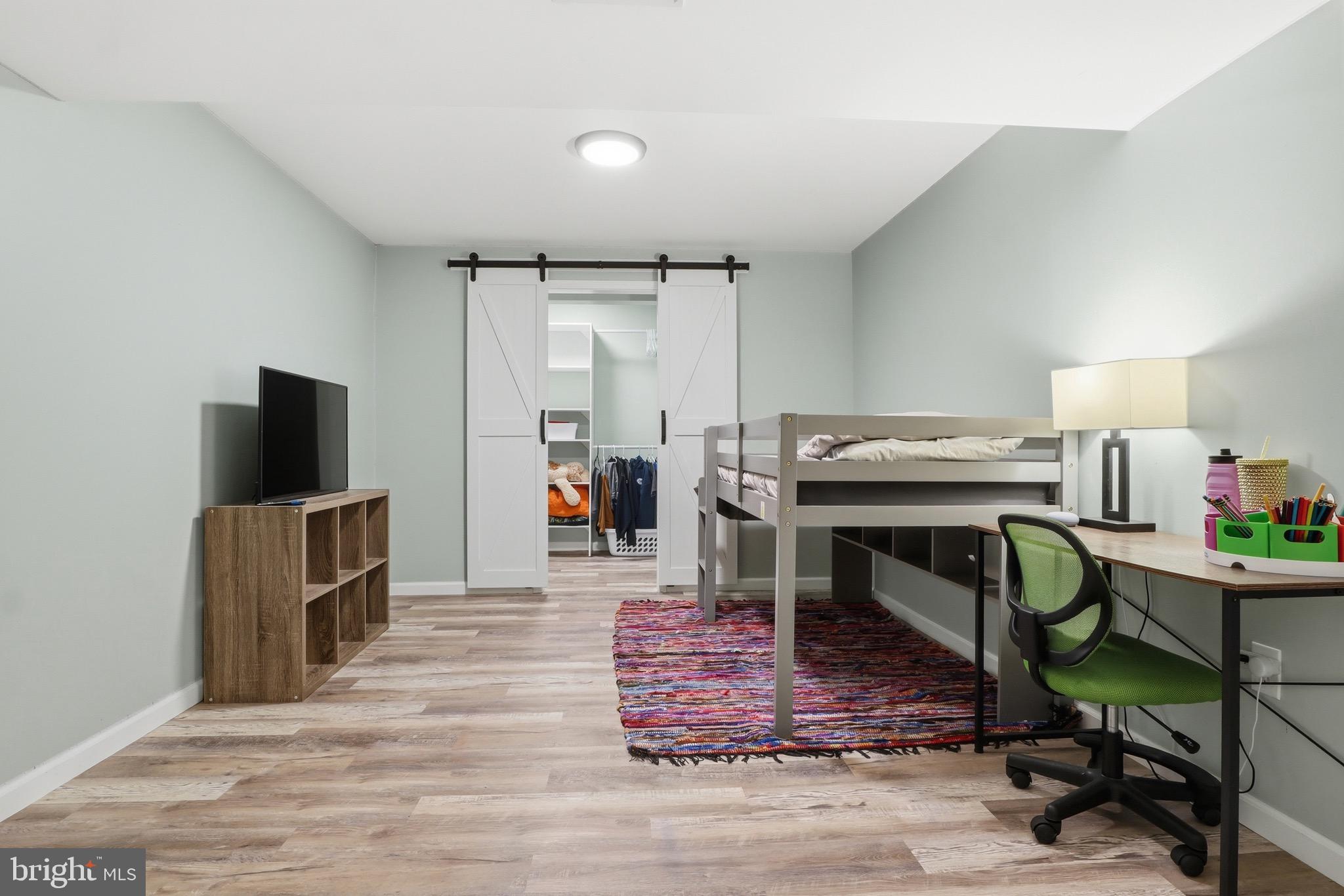 LAUREL VISTAS - Residential