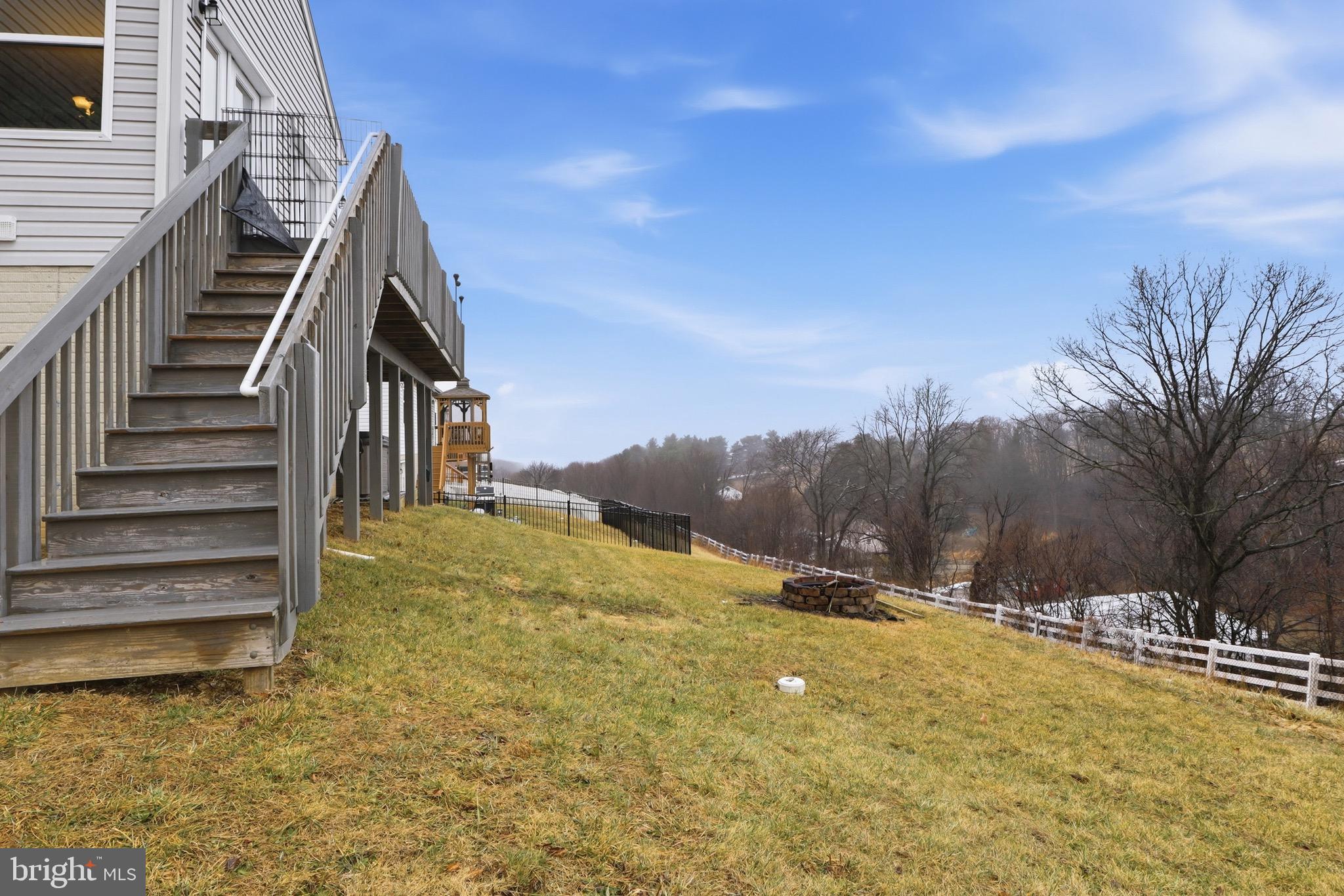 LAUREL VISTAS - Residential