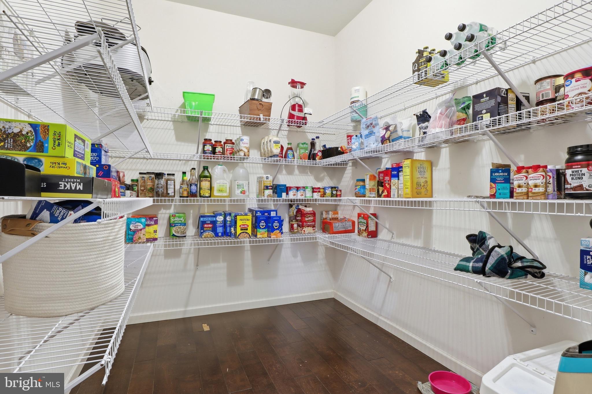 LAUREL VISTAS - Residential