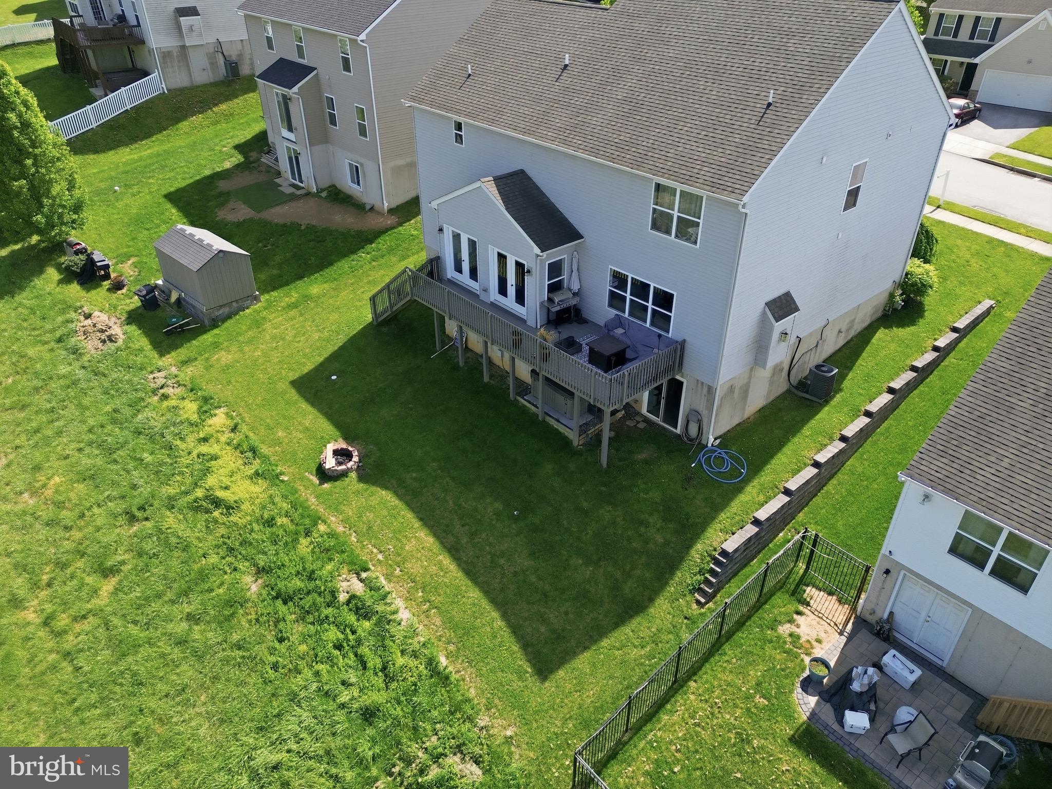 LAUREL VISTAS - Residential