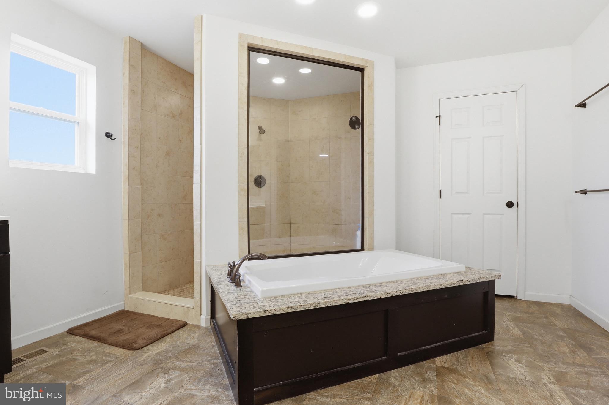 LAUREL VISTAS - Residential