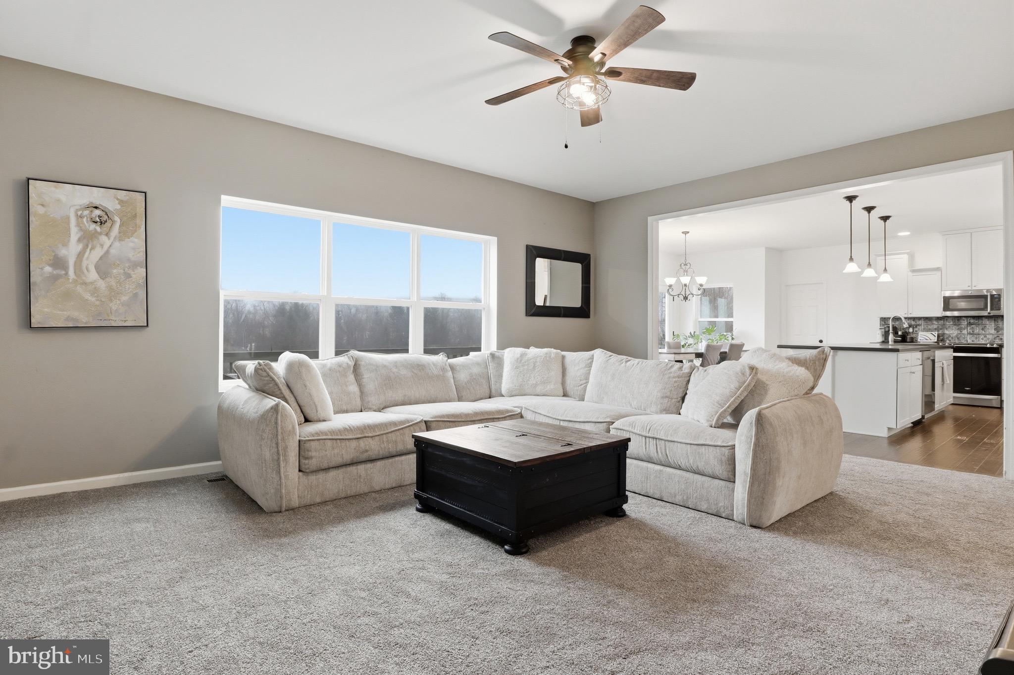 LAUREL VISTAS - Residential