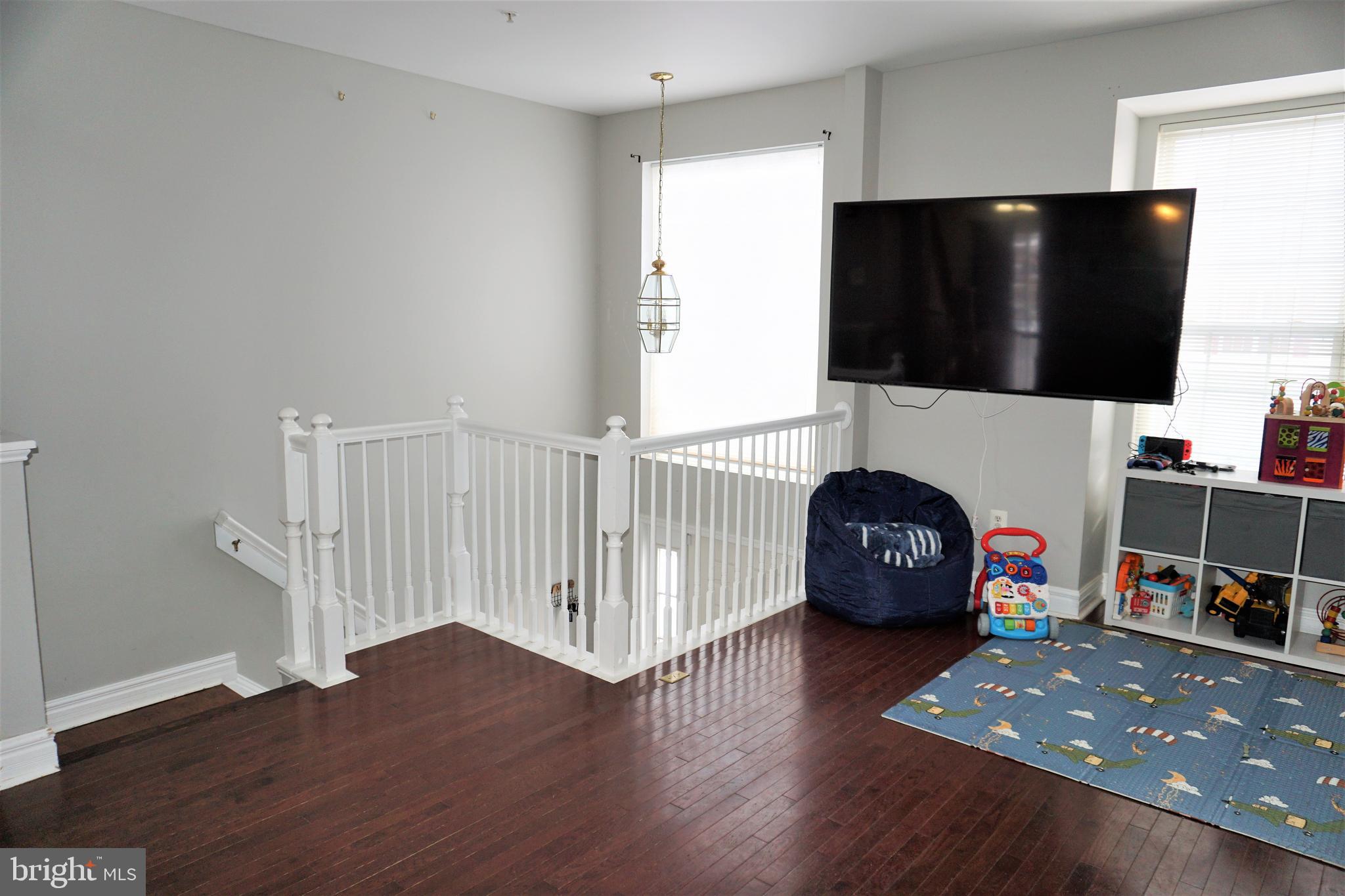 NORTH CROSSING - Residential