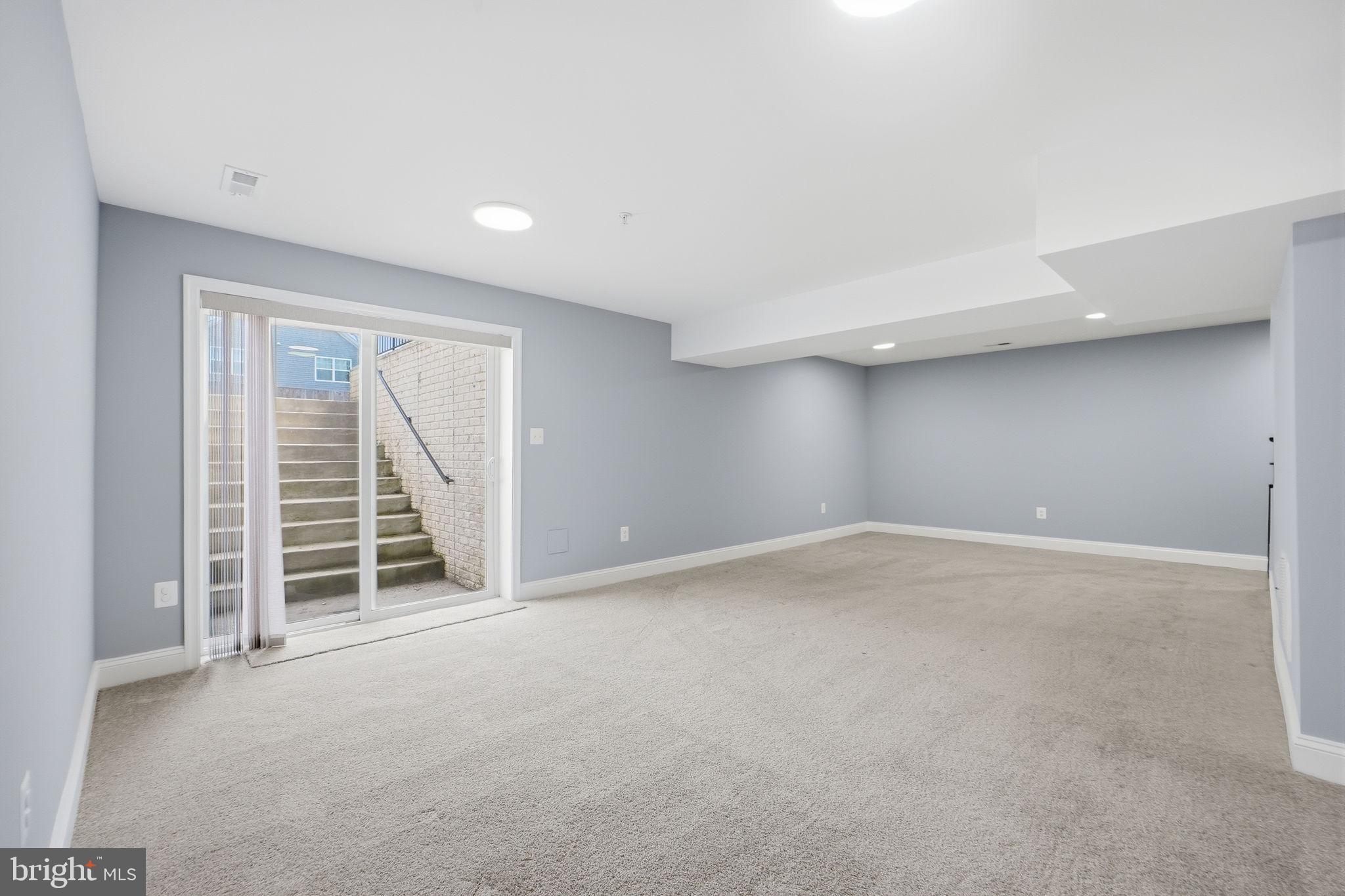 COLESVILLE OUTSIDE - Residential