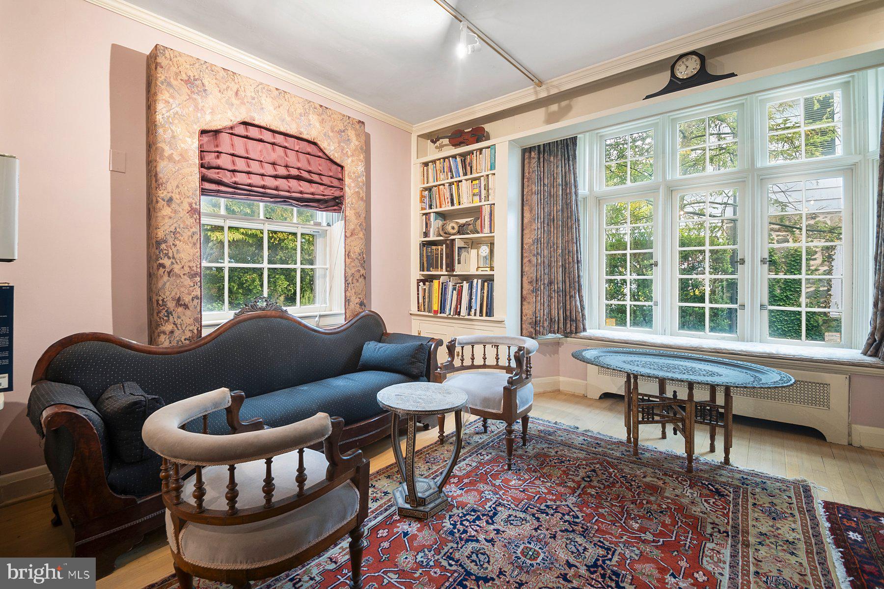 1213 ROUNDHILL ROAD