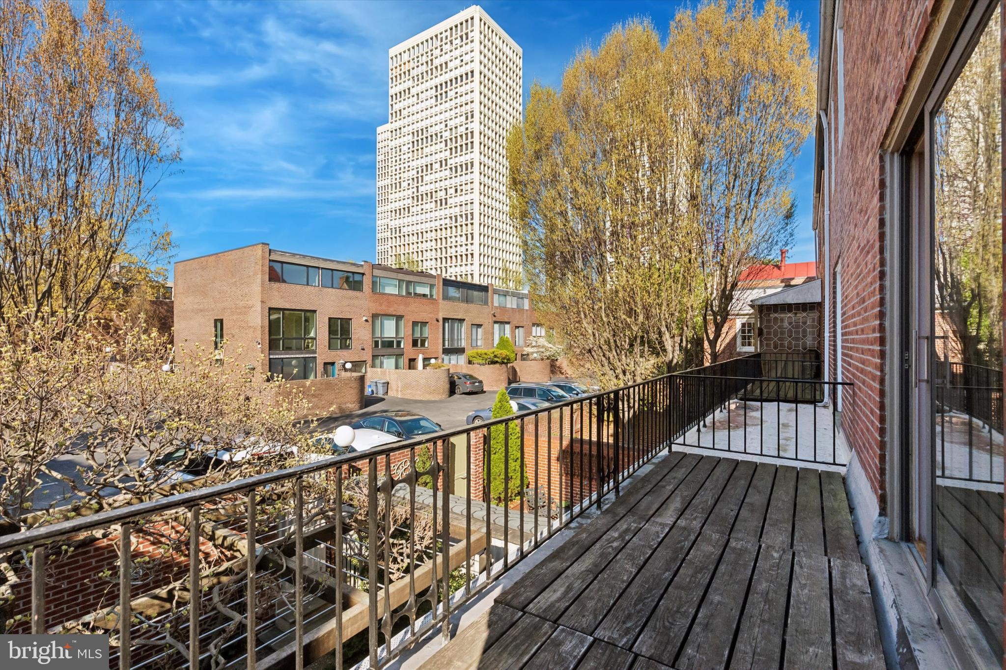 SOCIETY HILL - Residential