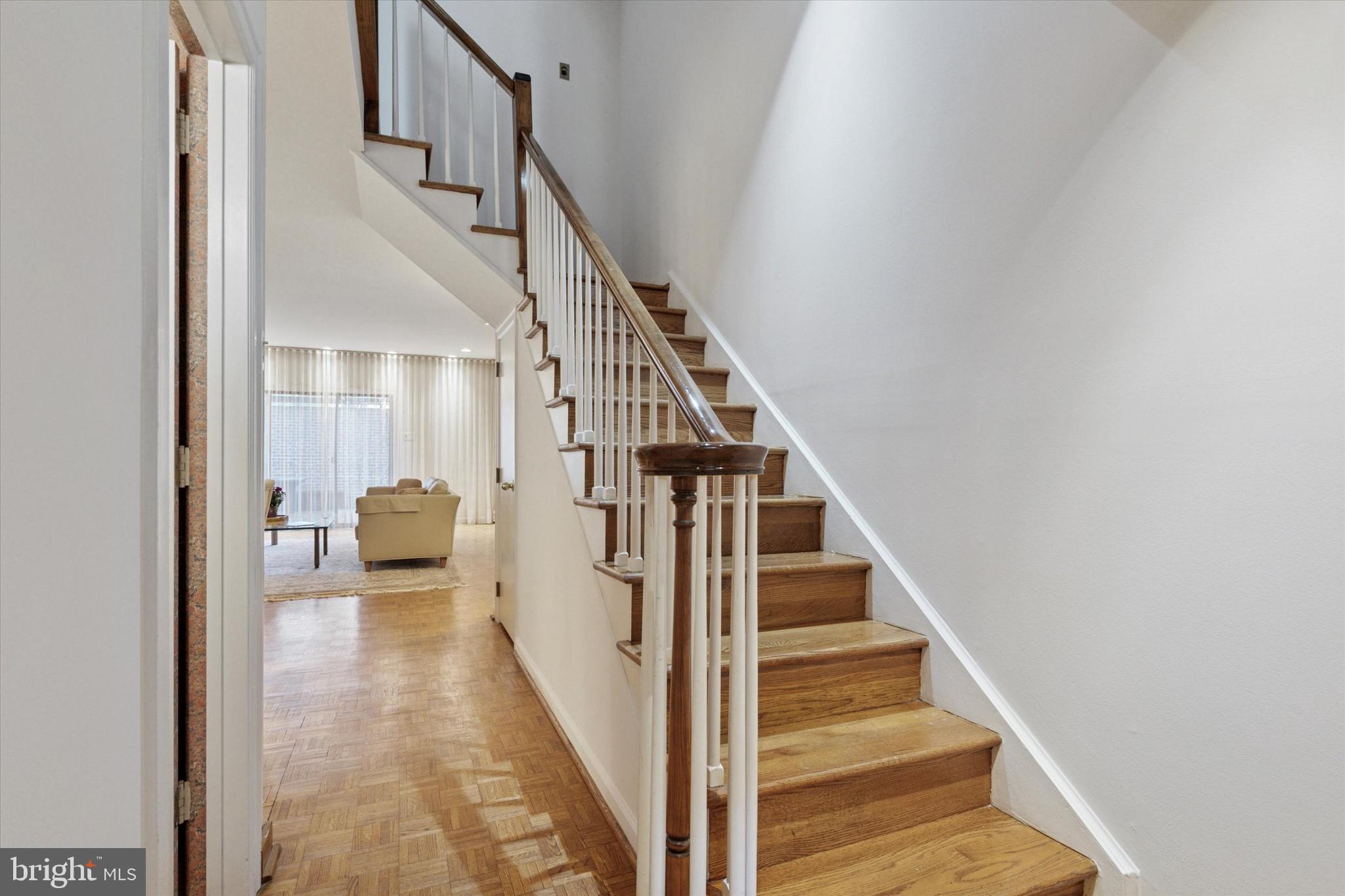 SOCIETY HILL - Residential