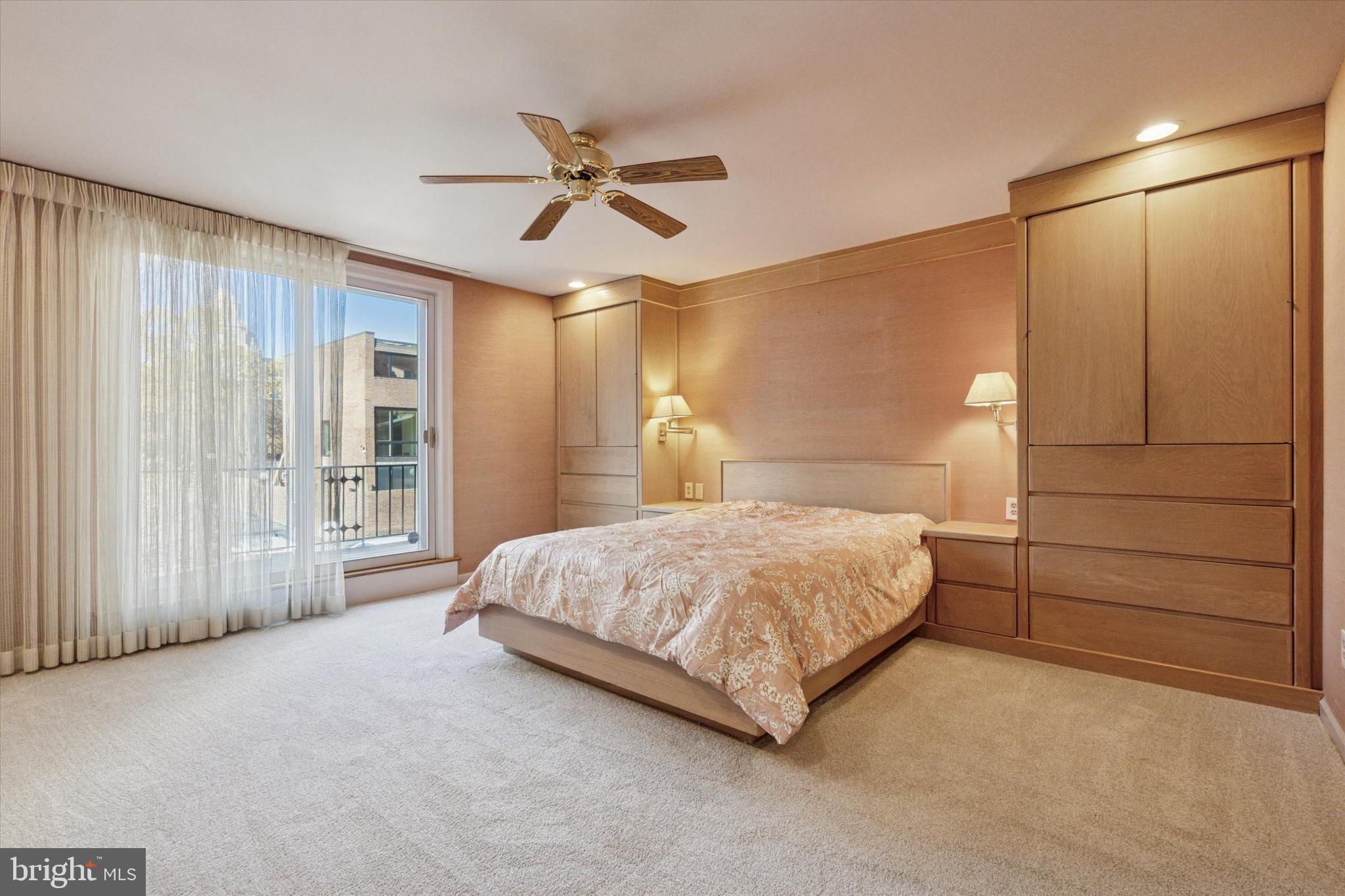 SOCIETY HILL - Residential