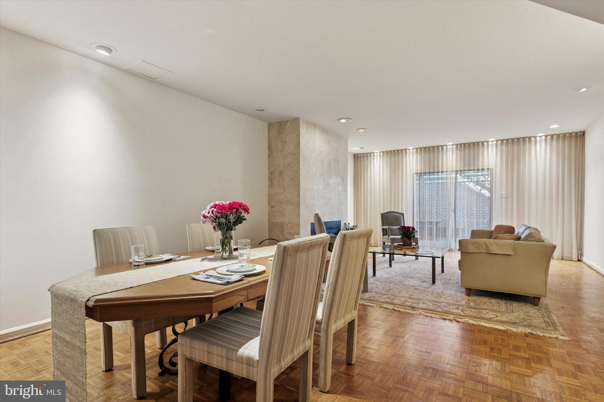 SOCIETY HILL - Residential