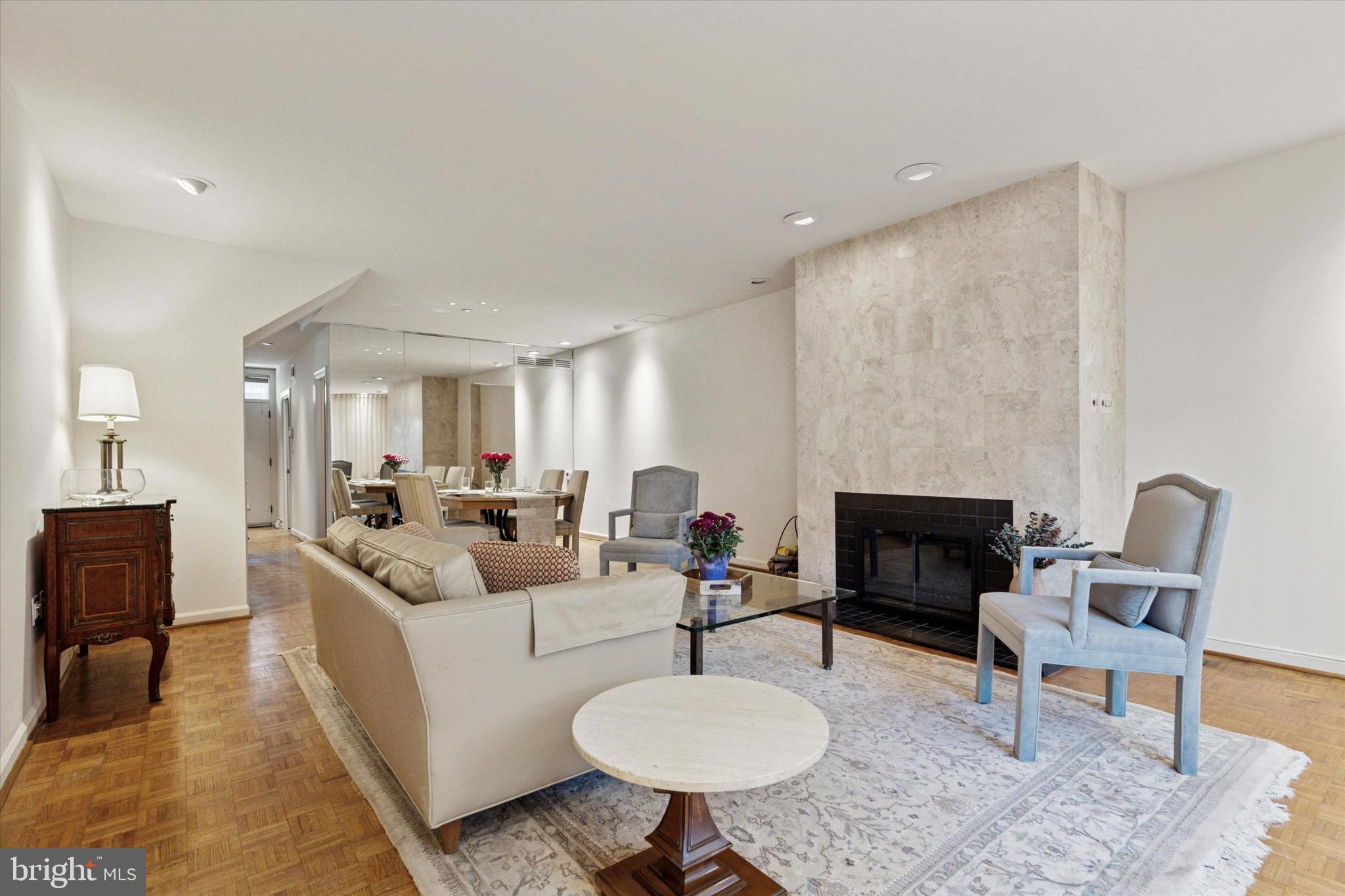 SOCIETY HILL - Residential