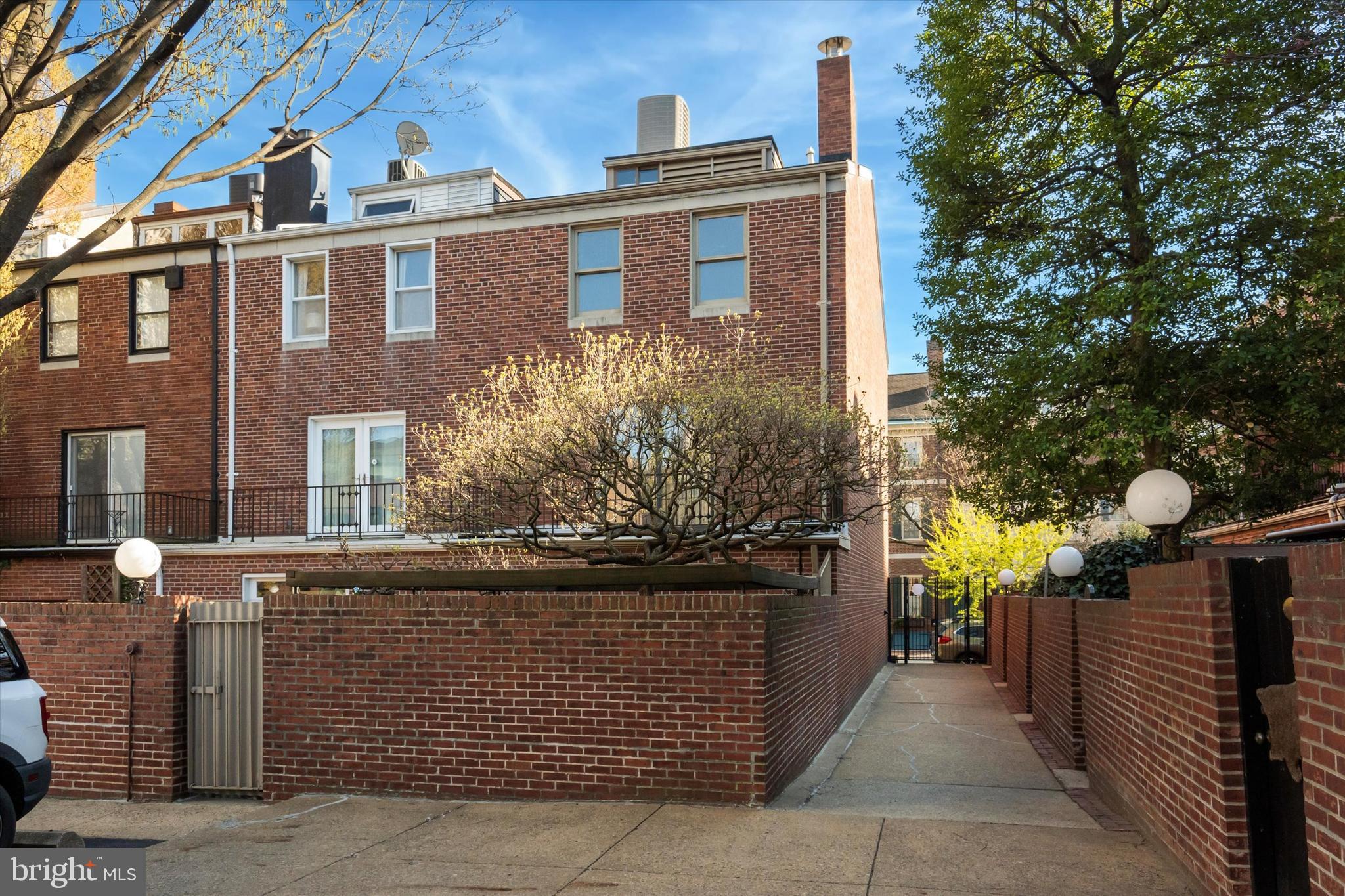 SOCIETY HILL - Residential