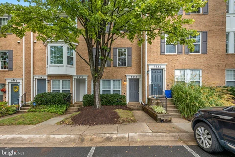 7939 Foxcrest Court Unit 7939, Potomac, MD 20854 - #: MDMC2254088