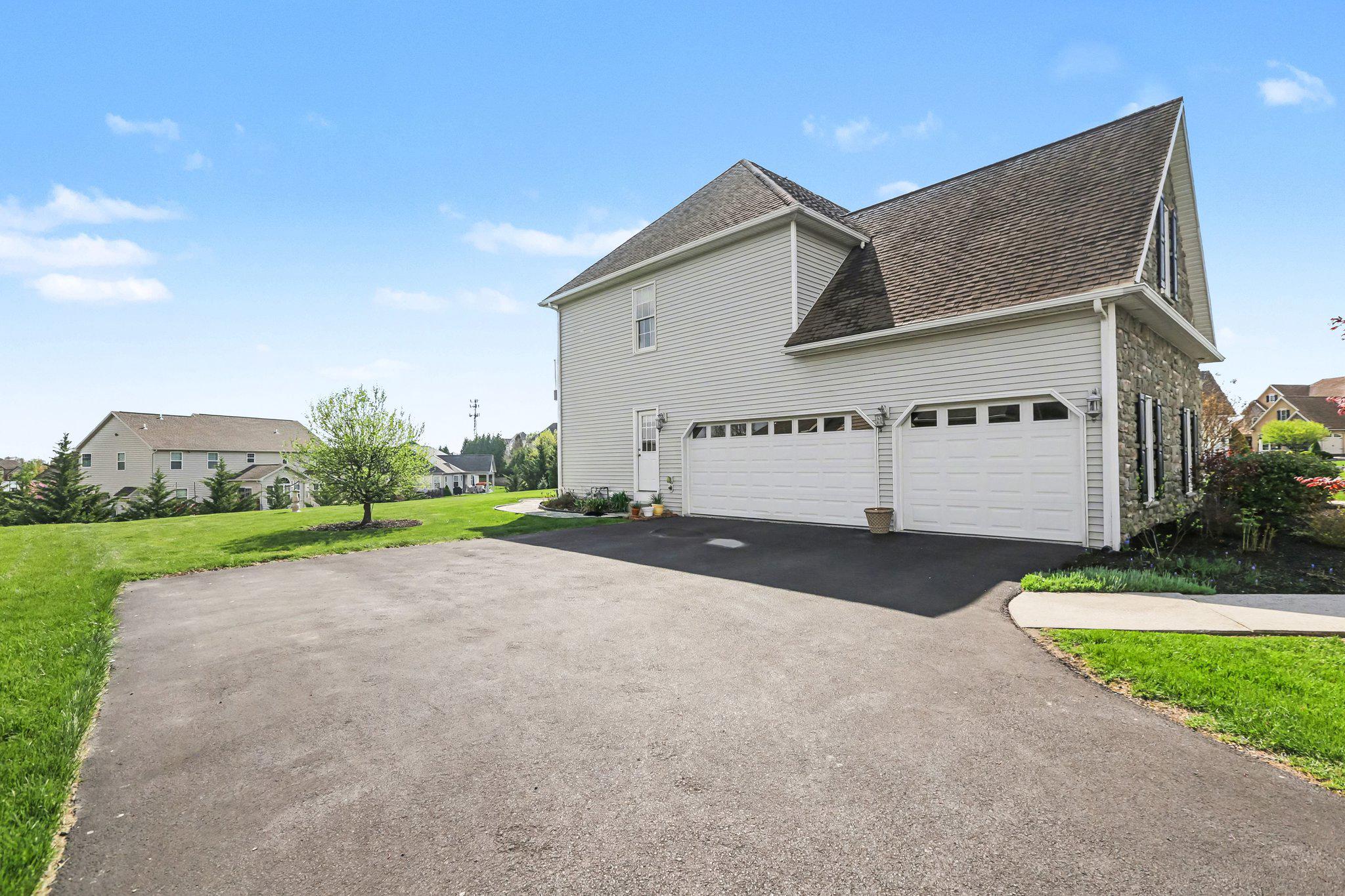 HAMPDEN SUMMIT - Residential