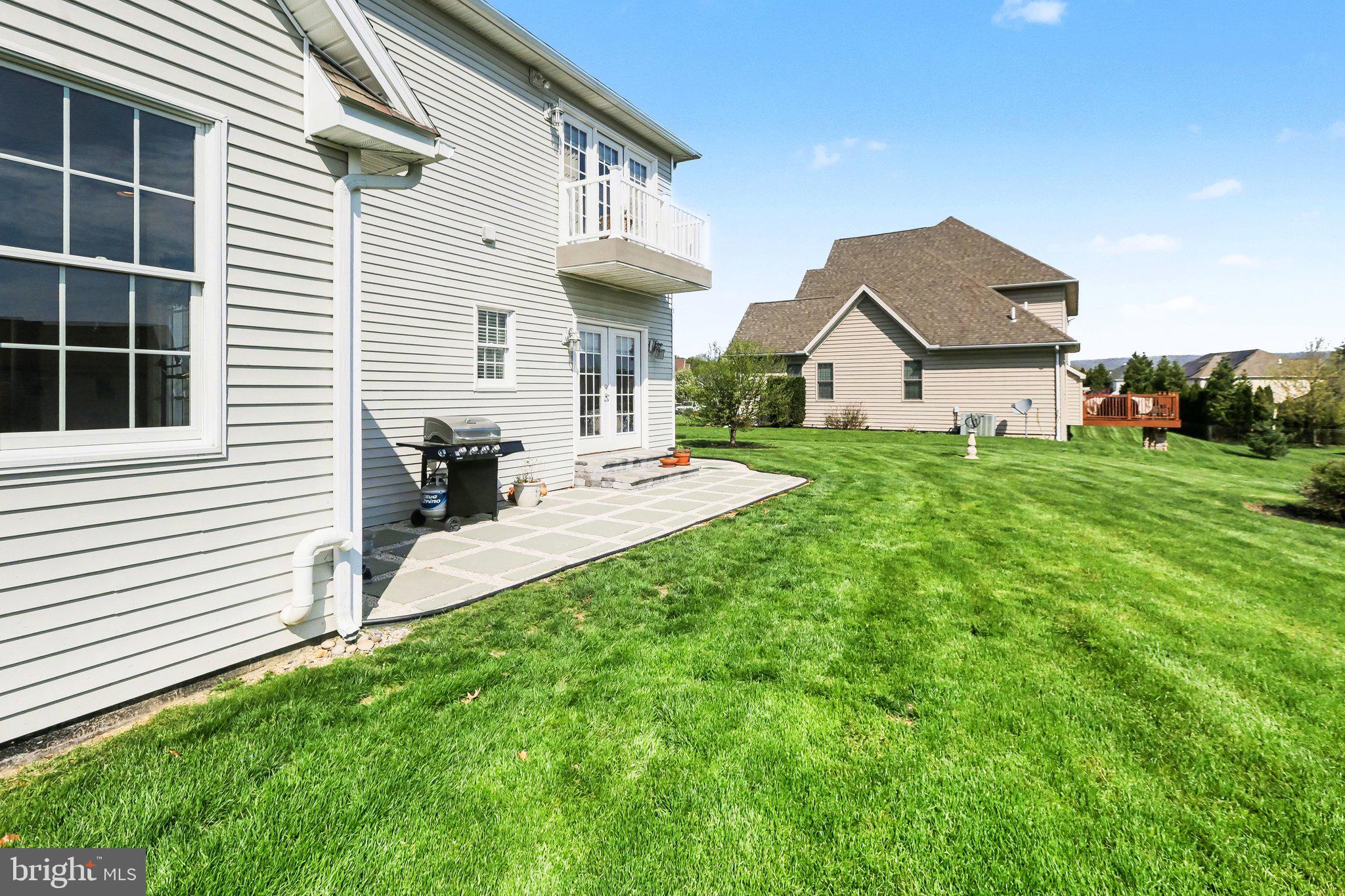 HAMPDEN SUMMIT - Residential