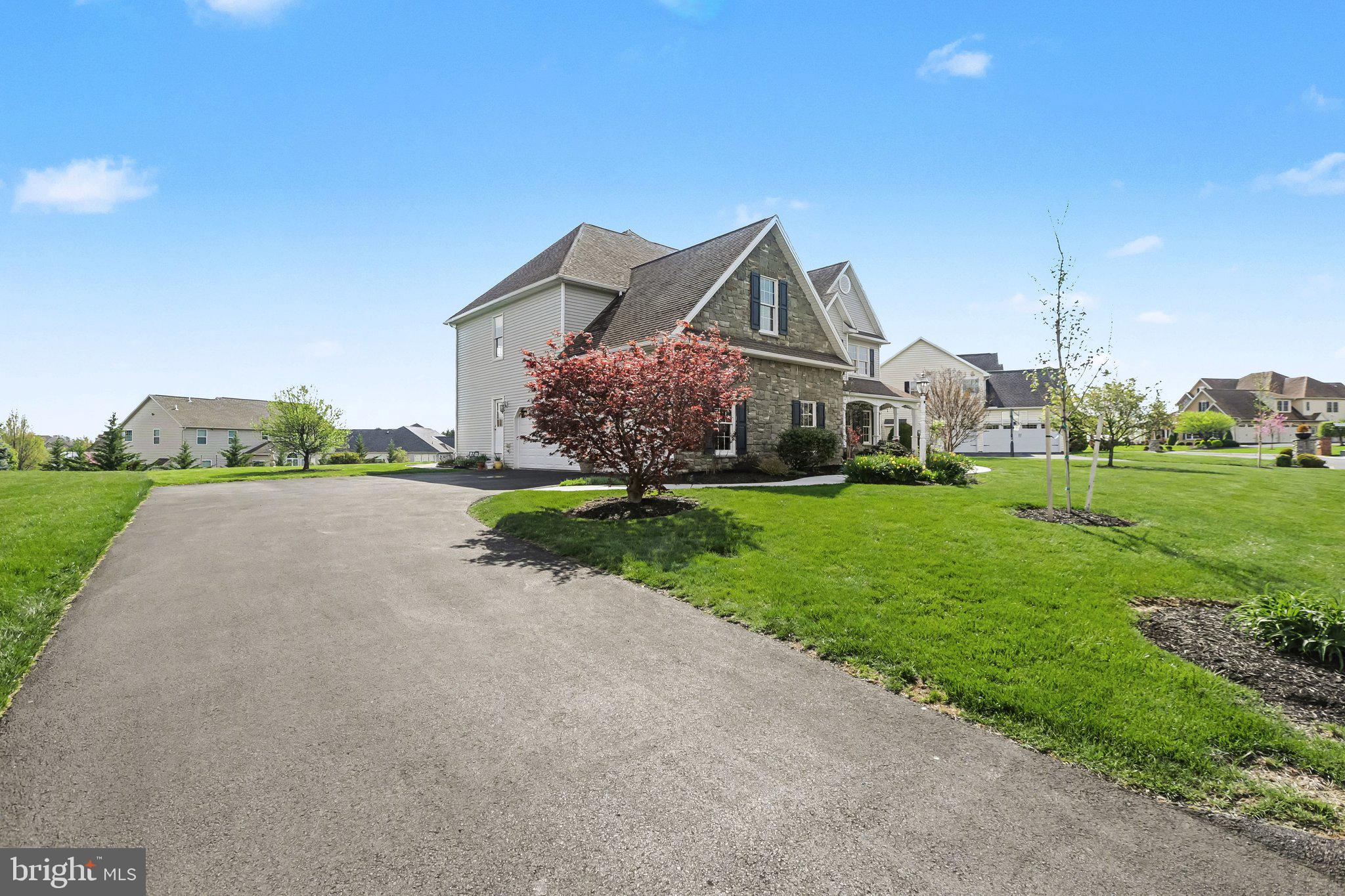 HAMPDEN SUMMIT - Residential