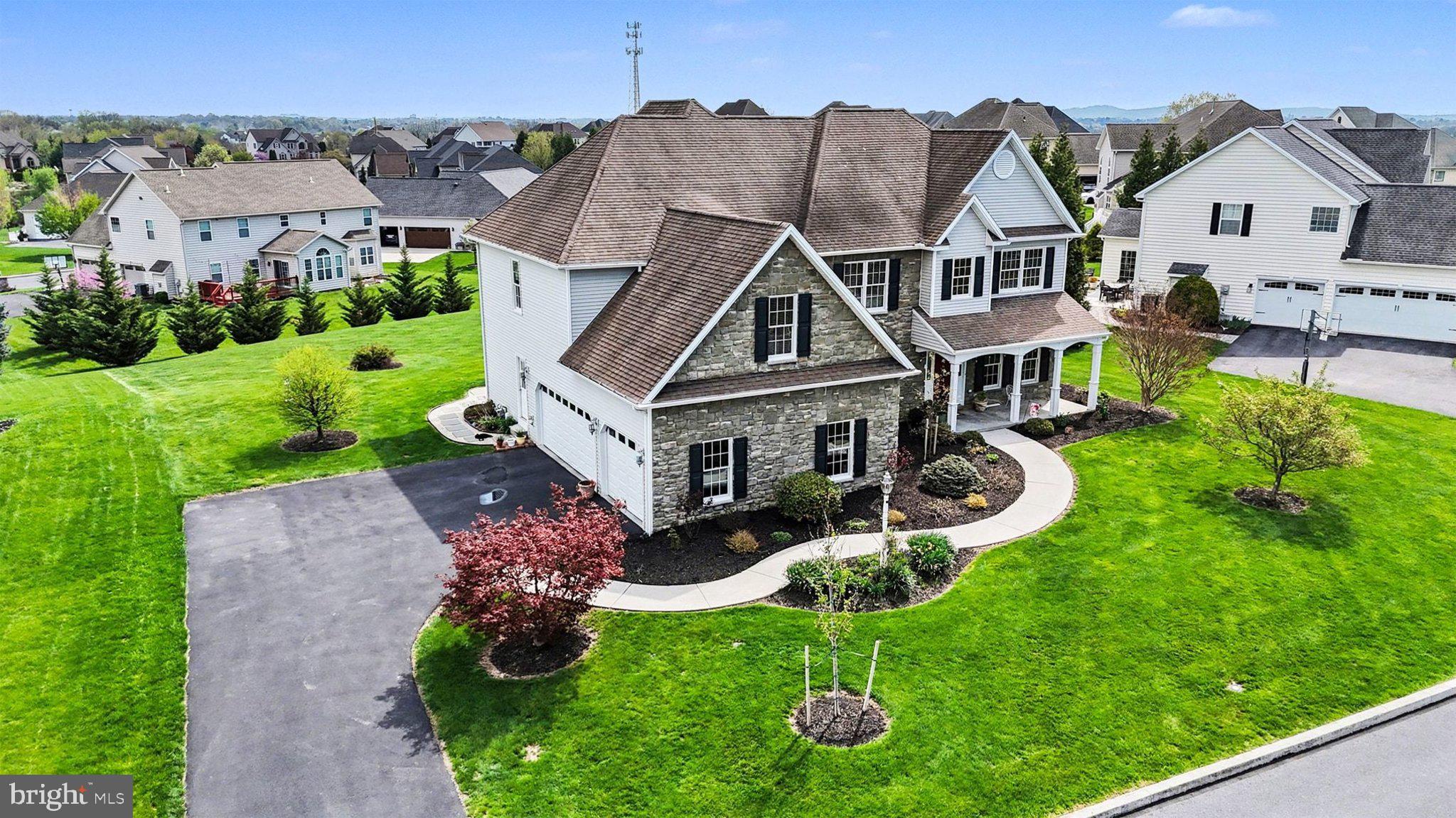 HAMPDEN SUMMIT - Residential