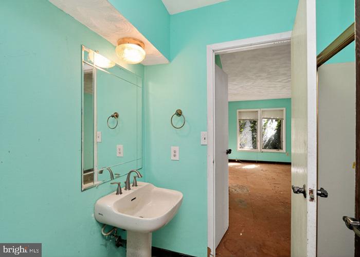 CHAPEL KNOLLS - Residential