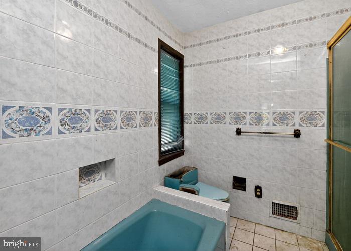 CHAPEL KNOLLS - Residential