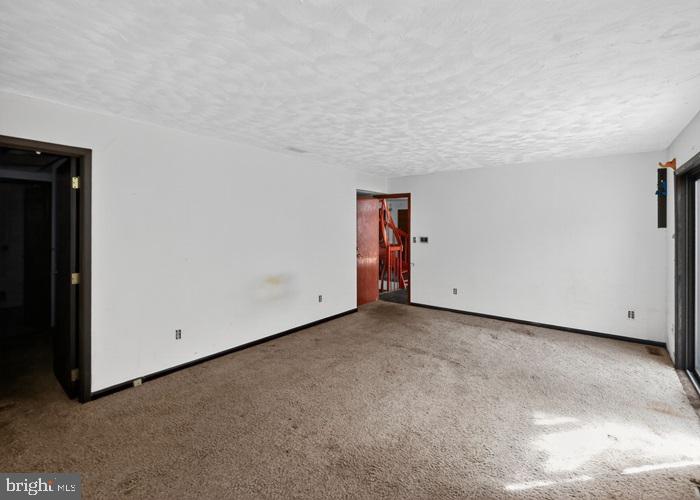 CHAPEL KNOLLS - Residential