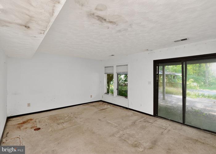 CHAPEL KNOLLS - Residential