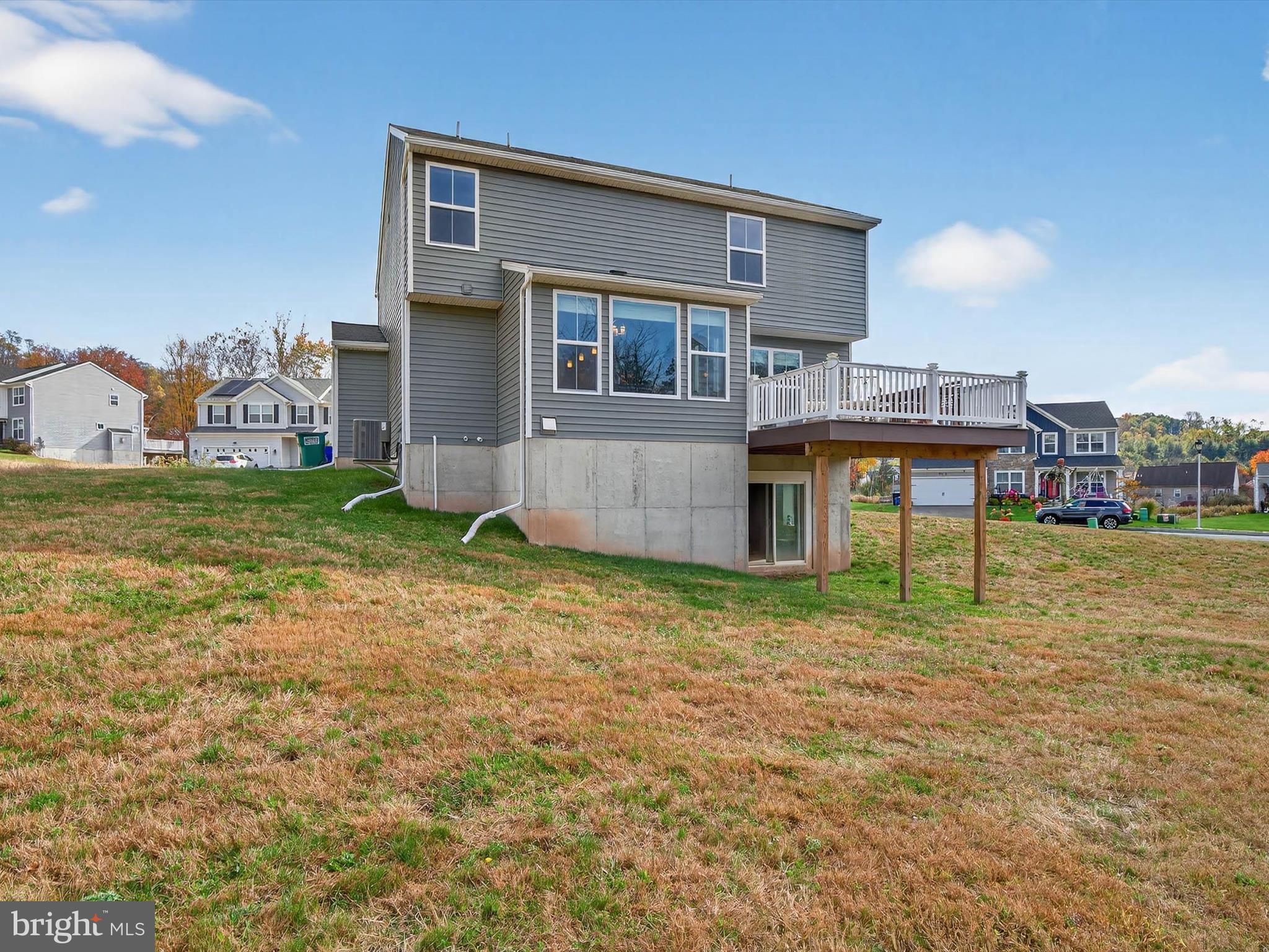 PATHFINDER MEADOWS - Residential