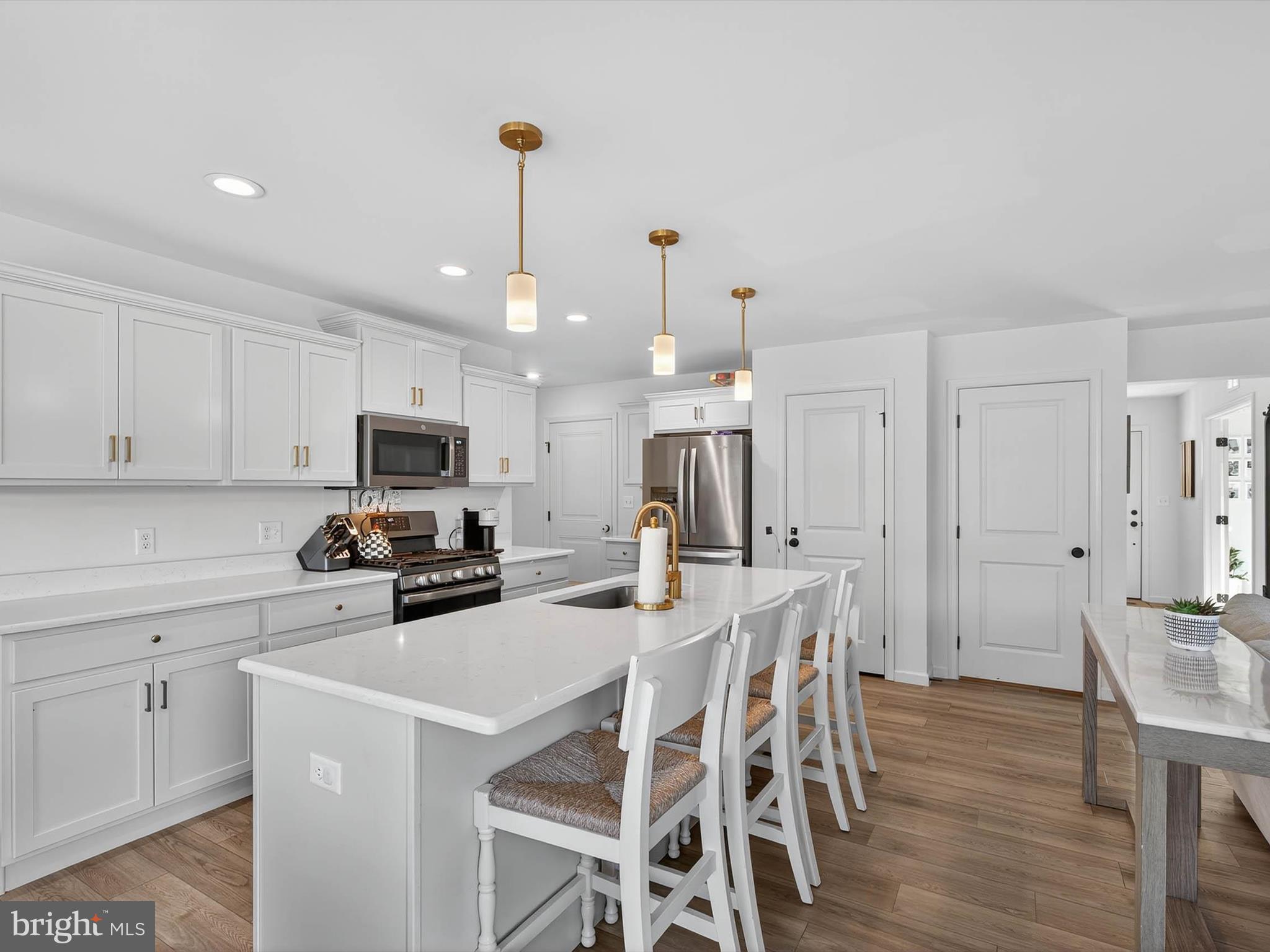 PATHFINDER MEADOWS - Residential