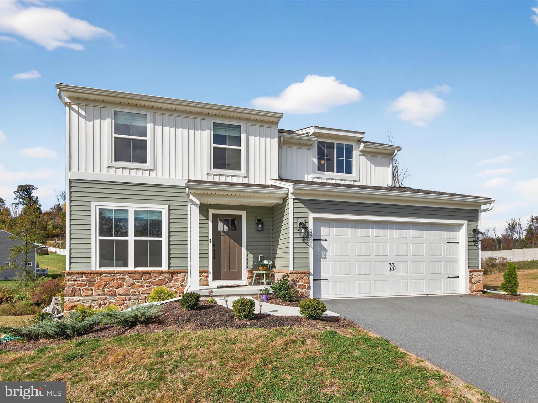 PATHFINDER MEADOWS - Residential