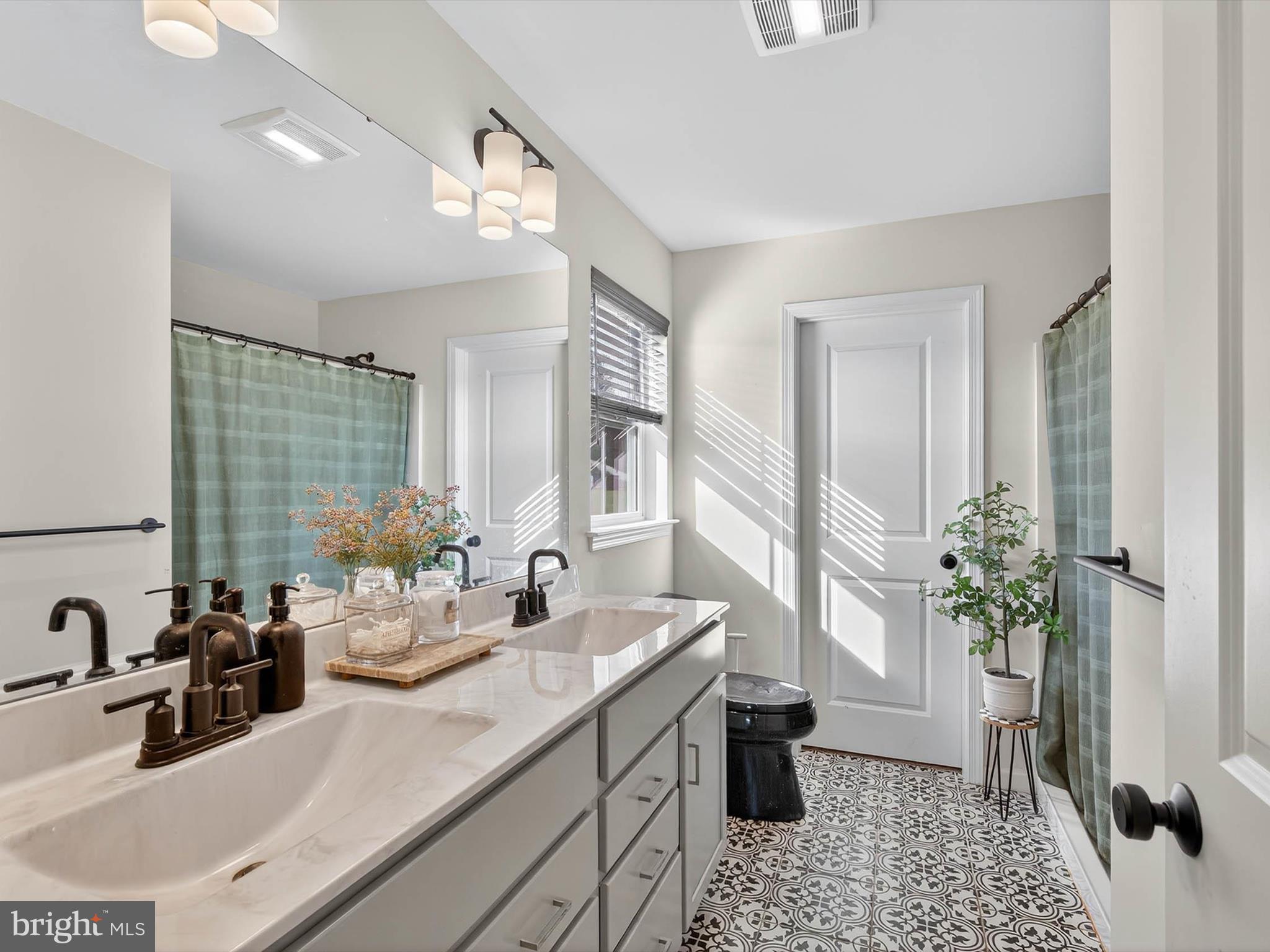 PATHFINDER MEADOWS - Residential