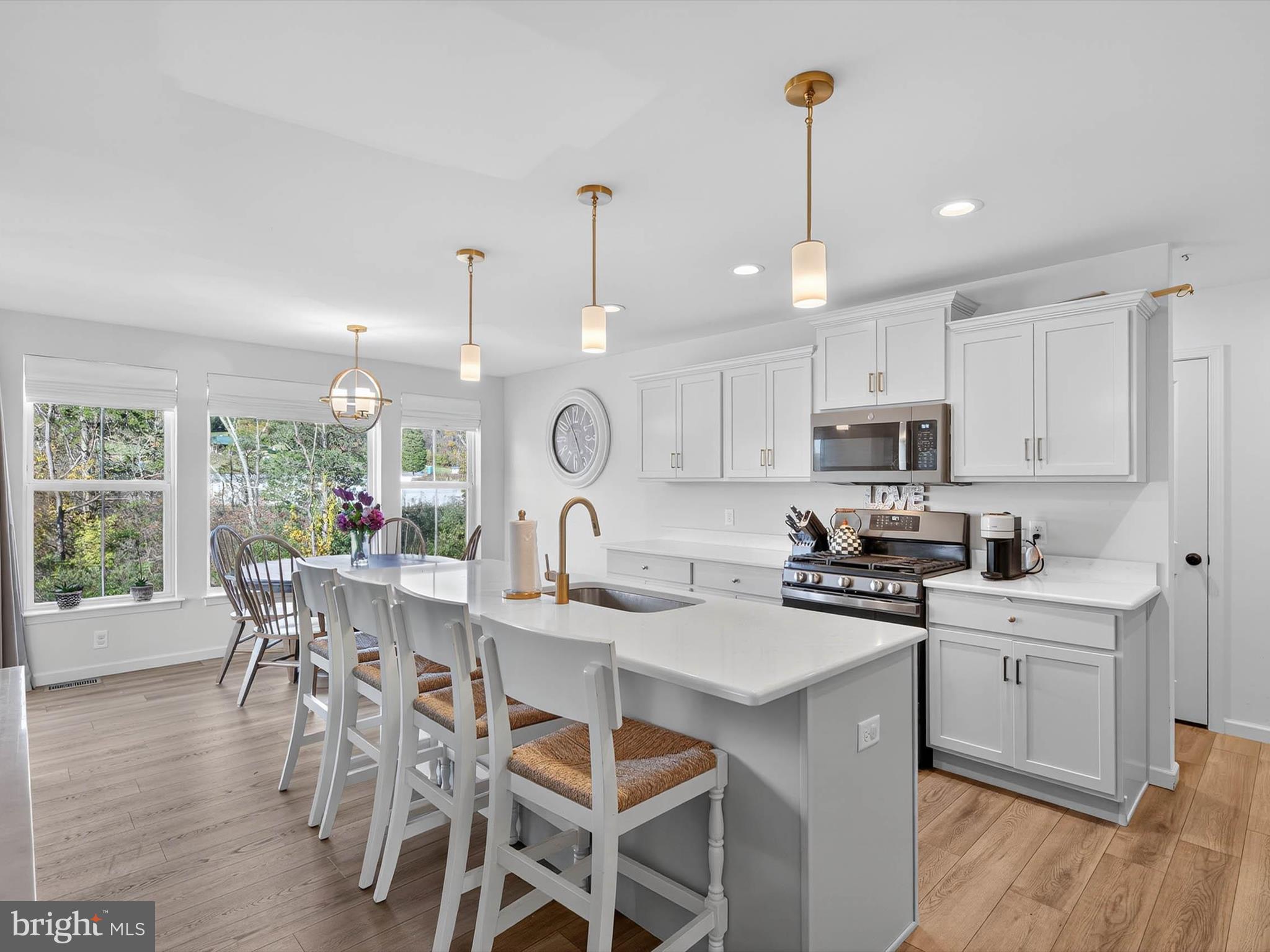 PATHFINDER MEADOWS - Residential