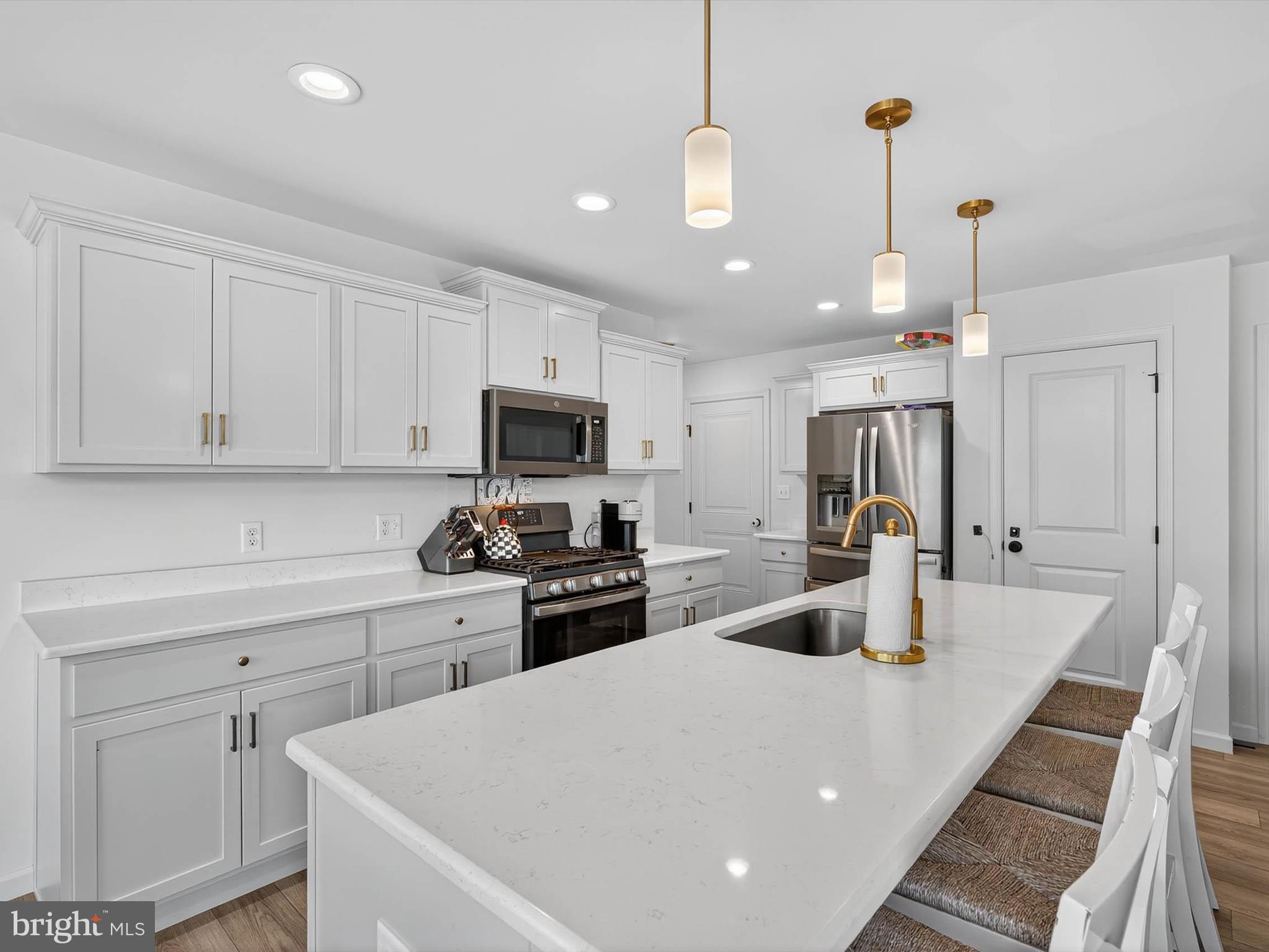 PATHFINDER MEADOWS - Residential