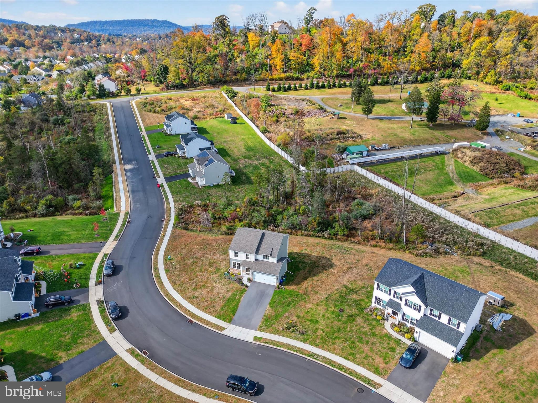 PATHFINDER MEADOWS - Residential