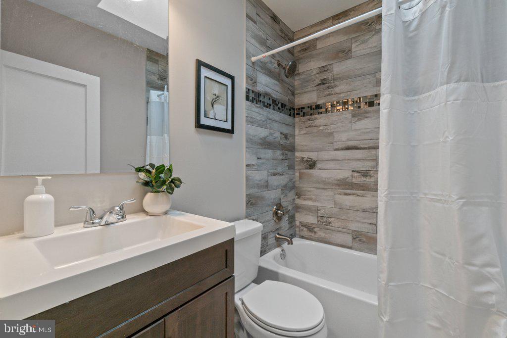 EDNOR GARDENS - LAKESIDE - Residential