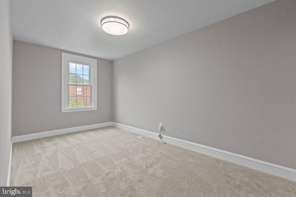 EDNOR GARDENS - LAKESIDE - Residential