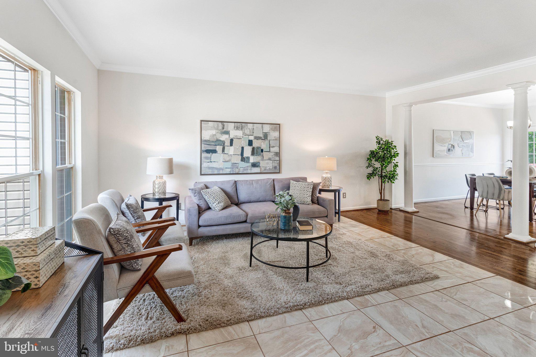 2562 GRAYTON LANE